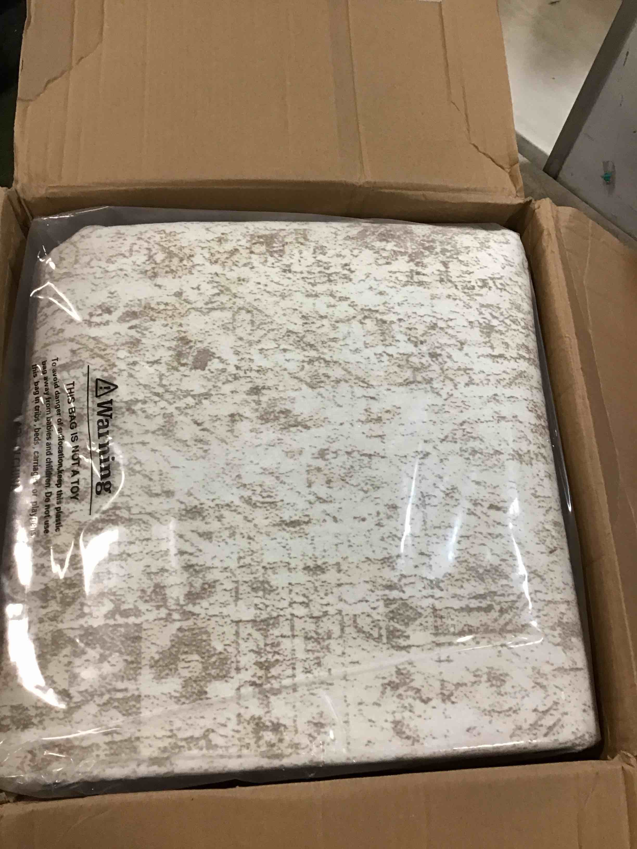https://s3.amazonaws.com/lotting-images-prod/bidfta/PNK3655014_1747138951503.jpeg