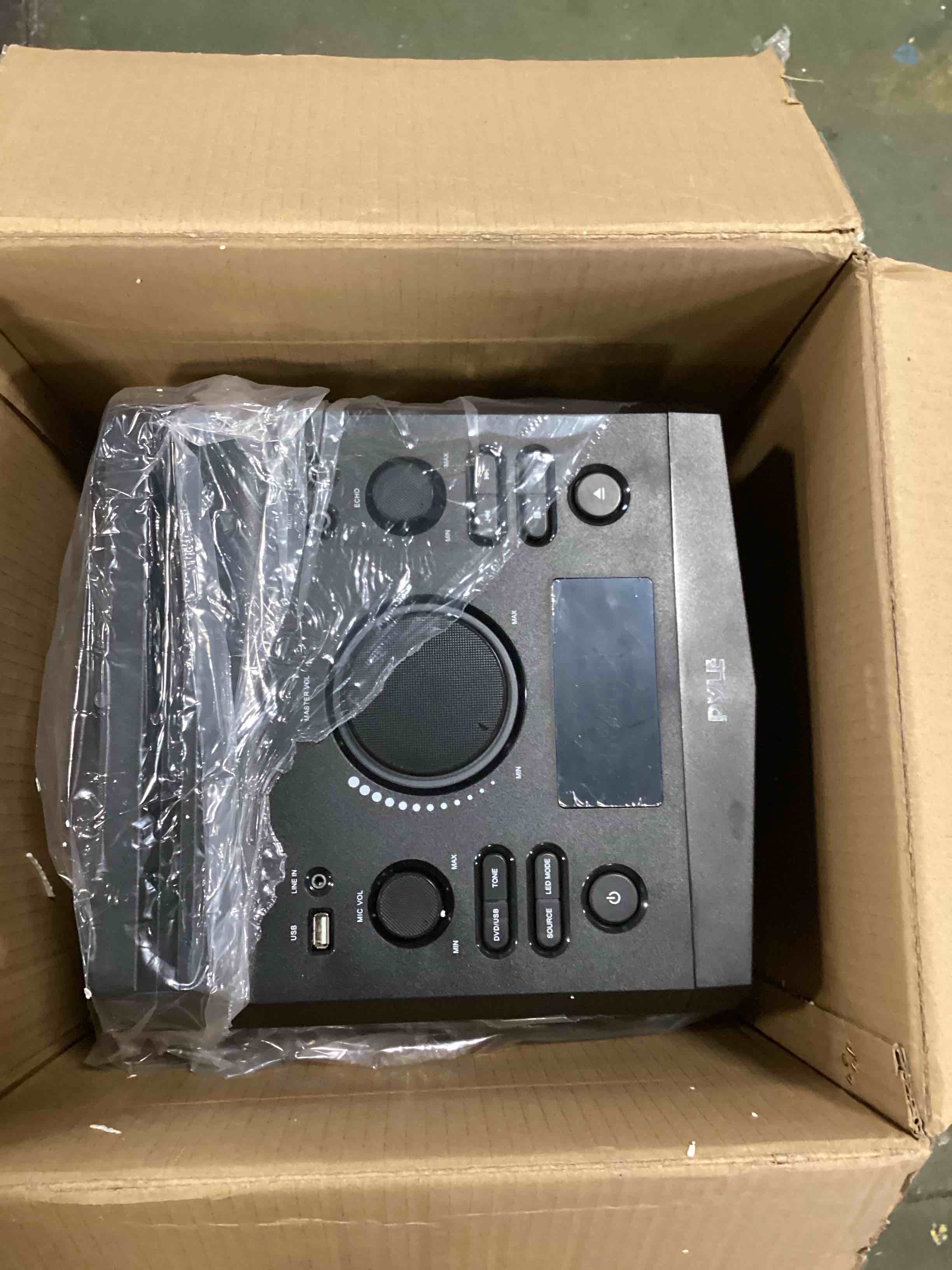 https://s3.amazonaws.com/lotting-images-prod/bidfta/PNK3658005_1746468165691.jpeg