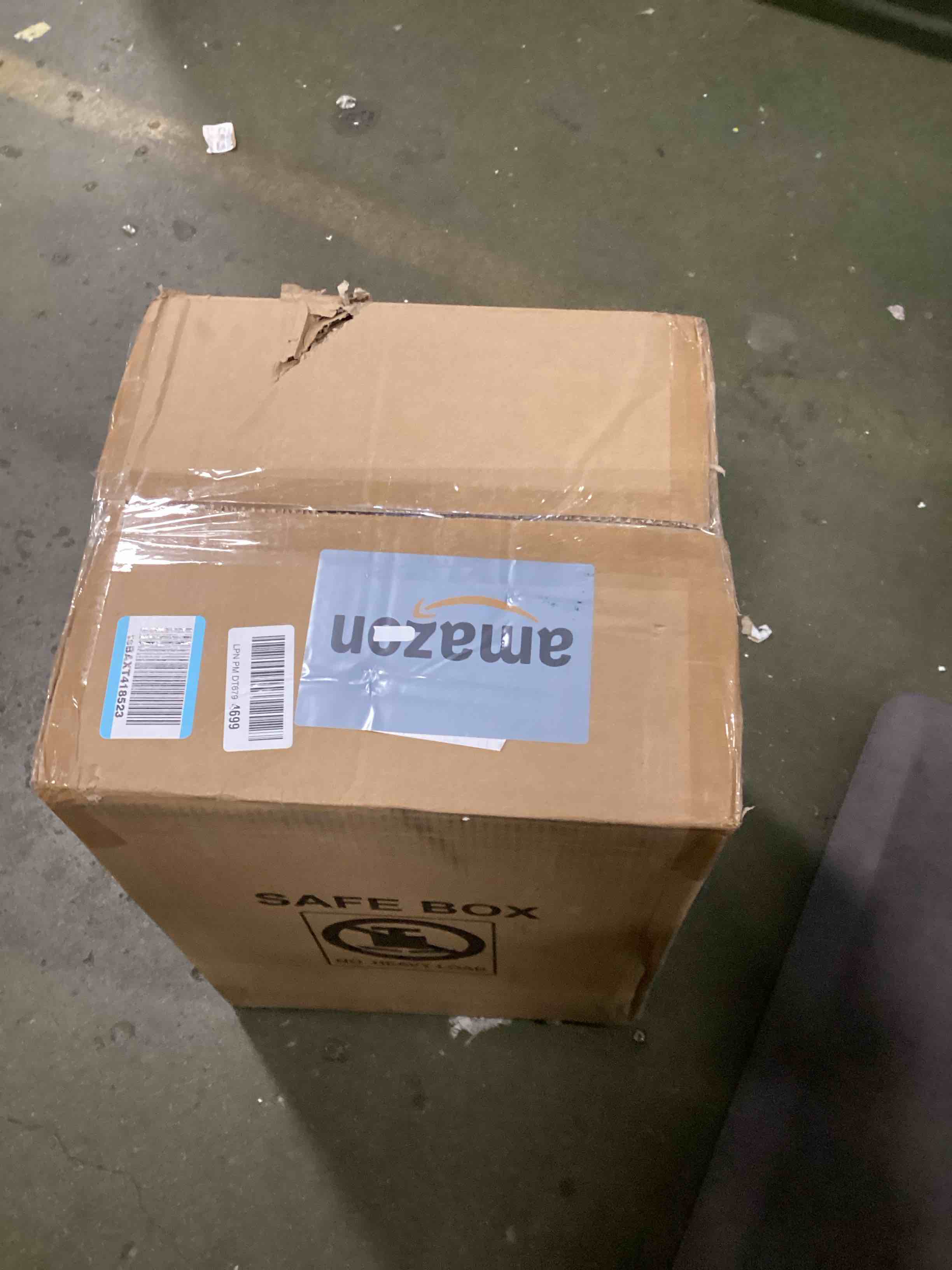 https://s3.amazonaws.com/lotting-images-prod/bidfta/PNK3658169_1746541517880.jpeg