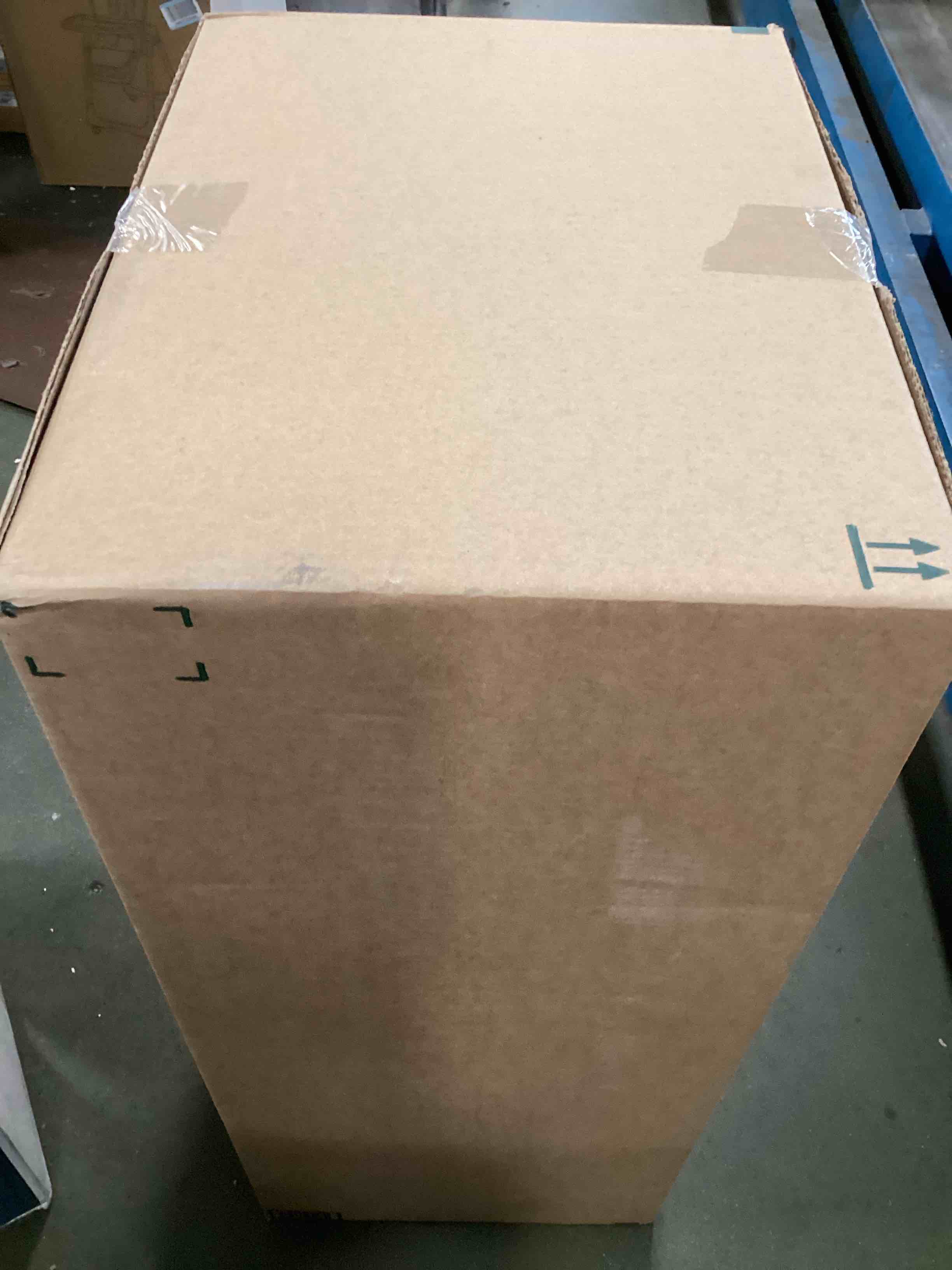 https://s3.amazonaws.com/lotting-images-prod/bidfta/PNK3658270_1746553576856.jpeg