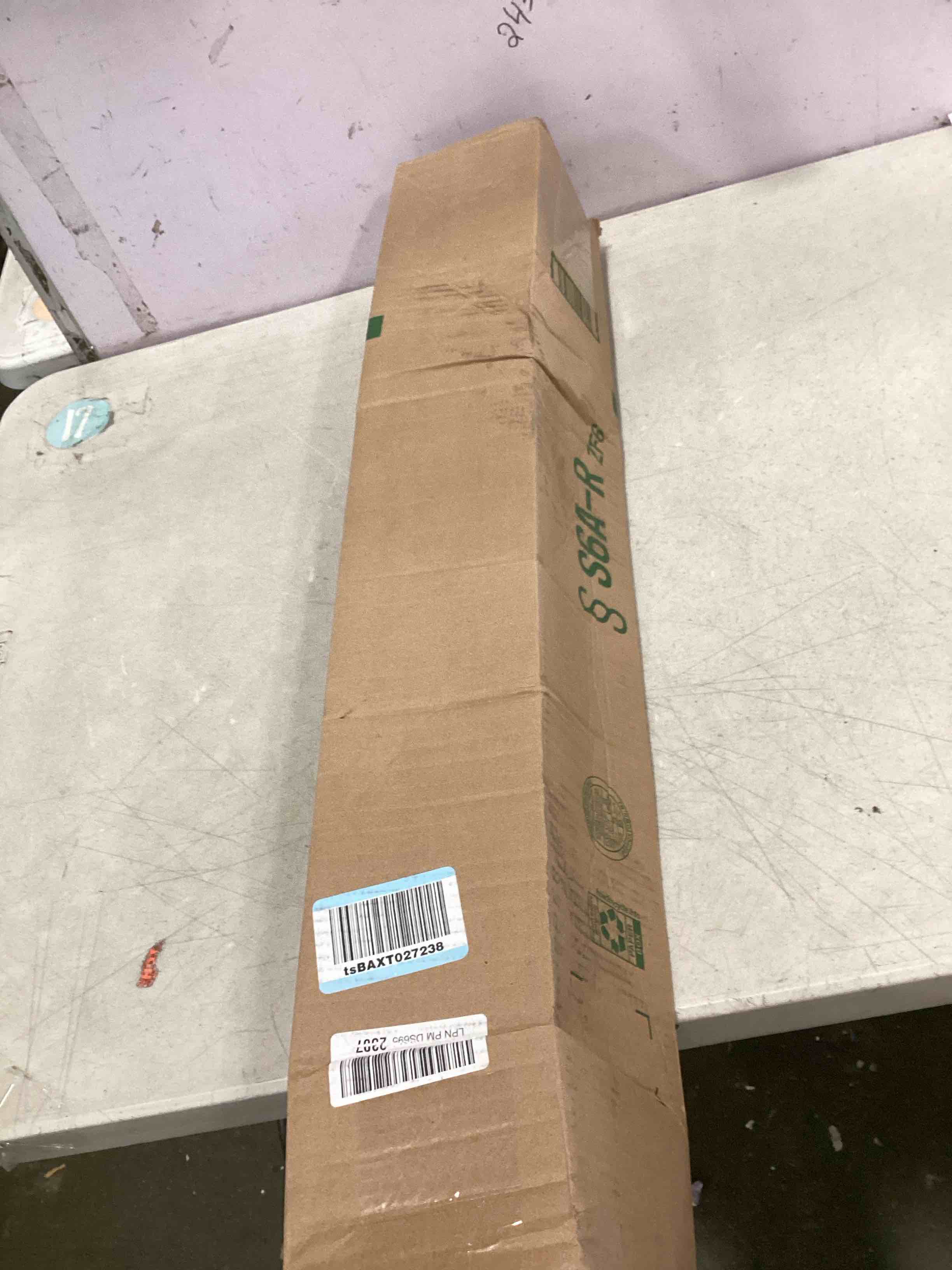 https://s3.amazonaws.com/lotting-images-prod/bidfta/PNK3658801_1746727642253.jpeg