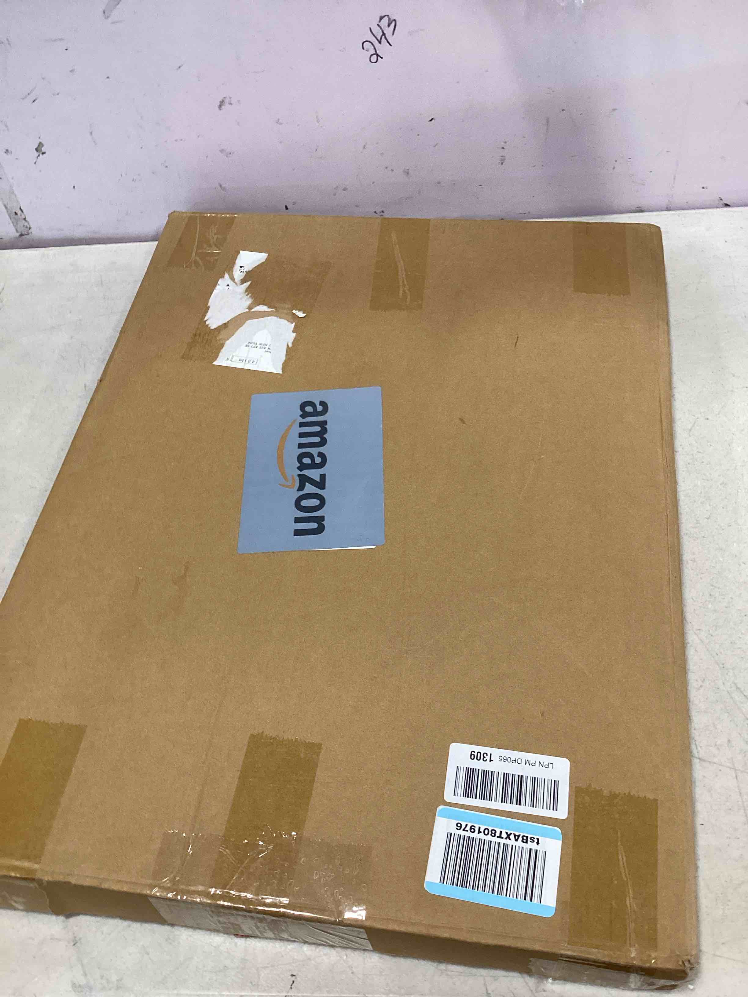 https://s3.amazonaws.com/lotting-images-prod/bidfta/PNK3658837_1746735190366.jpeg