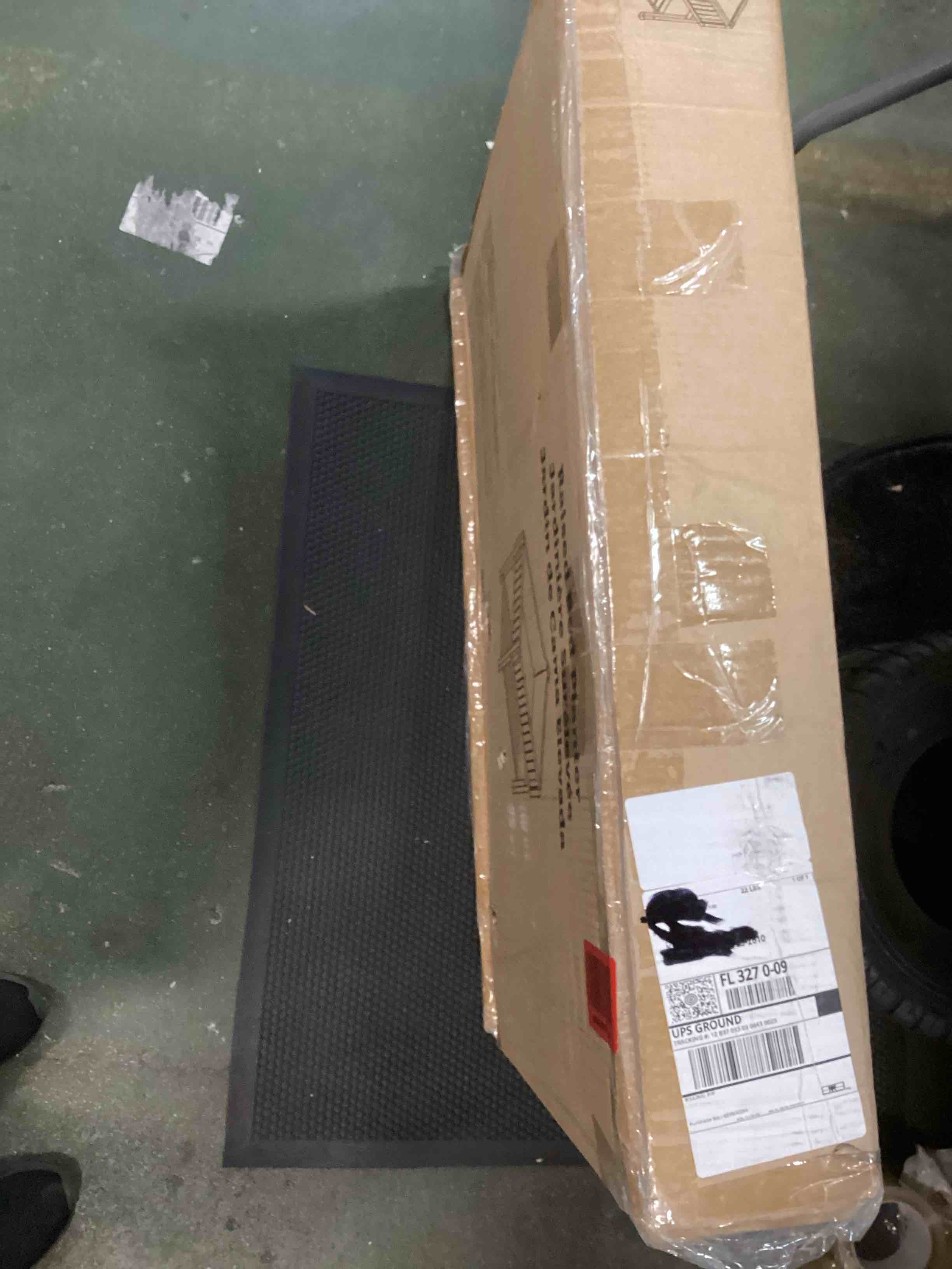 https://s3.amazonaws.com/lotting-images-prod/bidfta/PNK3660068_1747660013946.jpeg
