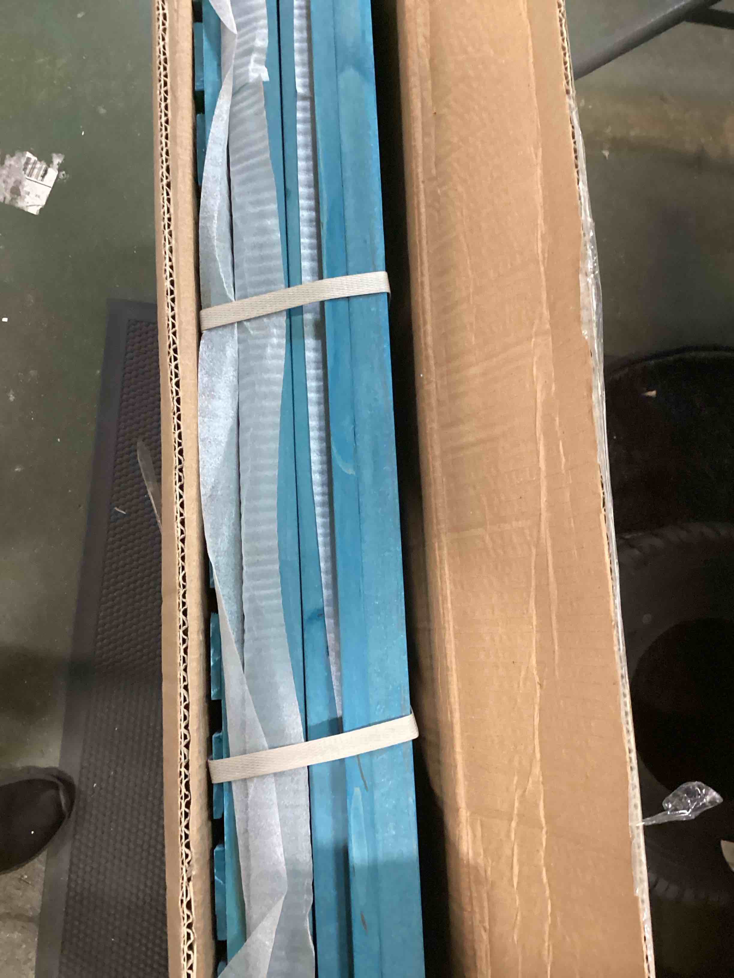 https://s3.amazonaws.com/lotting-images-prod/bidfta/PNK3660068_1747660030047.jpeg