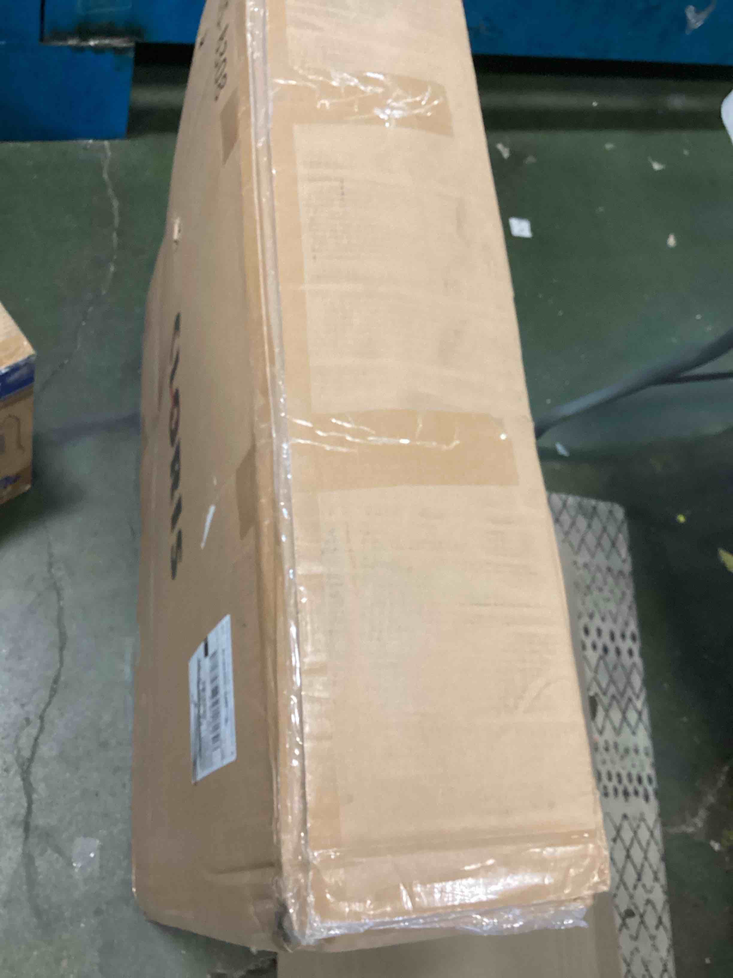 https://s3.amazonaws.com/lotting-images-prod/bidfta/PNK3660686_1747850076241.jpeg