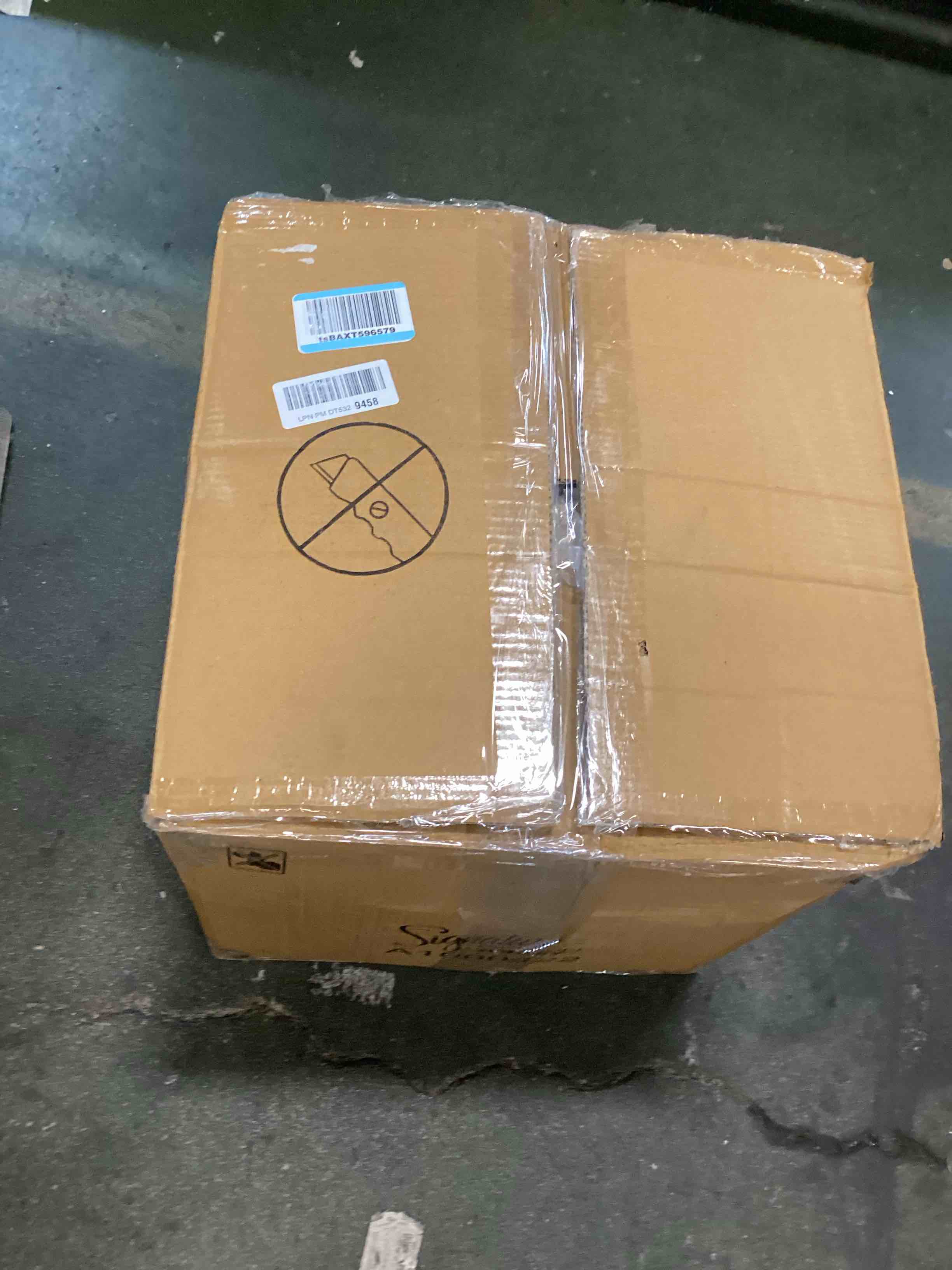 https://s3.amazonaws.com/lotting-images-prod/bidfta/PNK3660894_1747929161666.jpeg