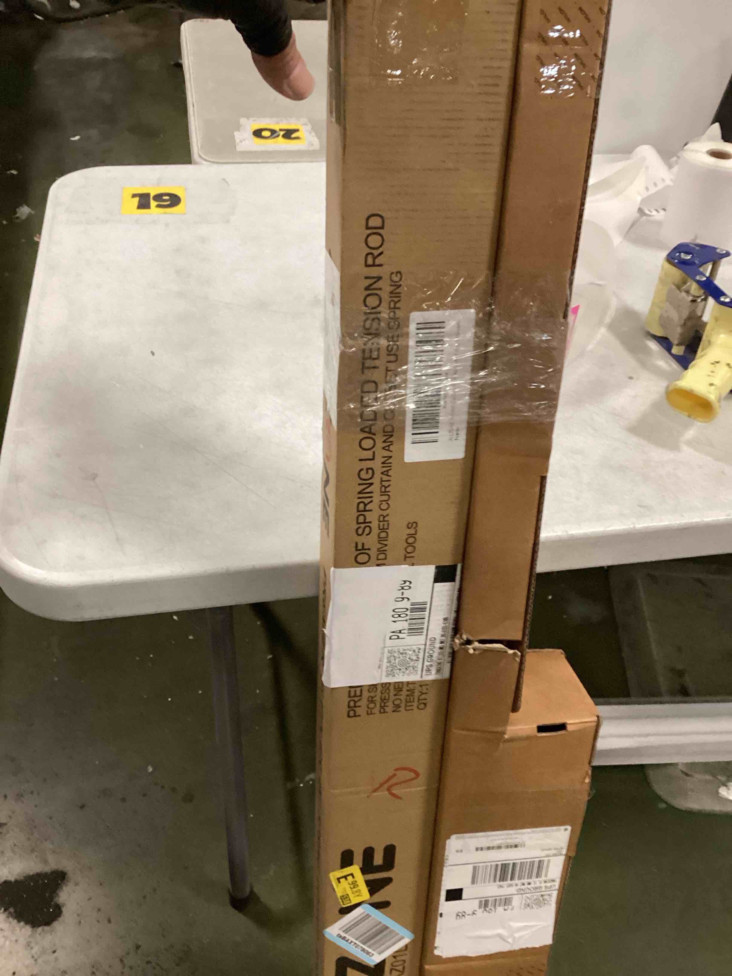 https://s3.amazonaws.com/lotting-images-prod/bidfta/PNK3661082_1747076061031.jpeg