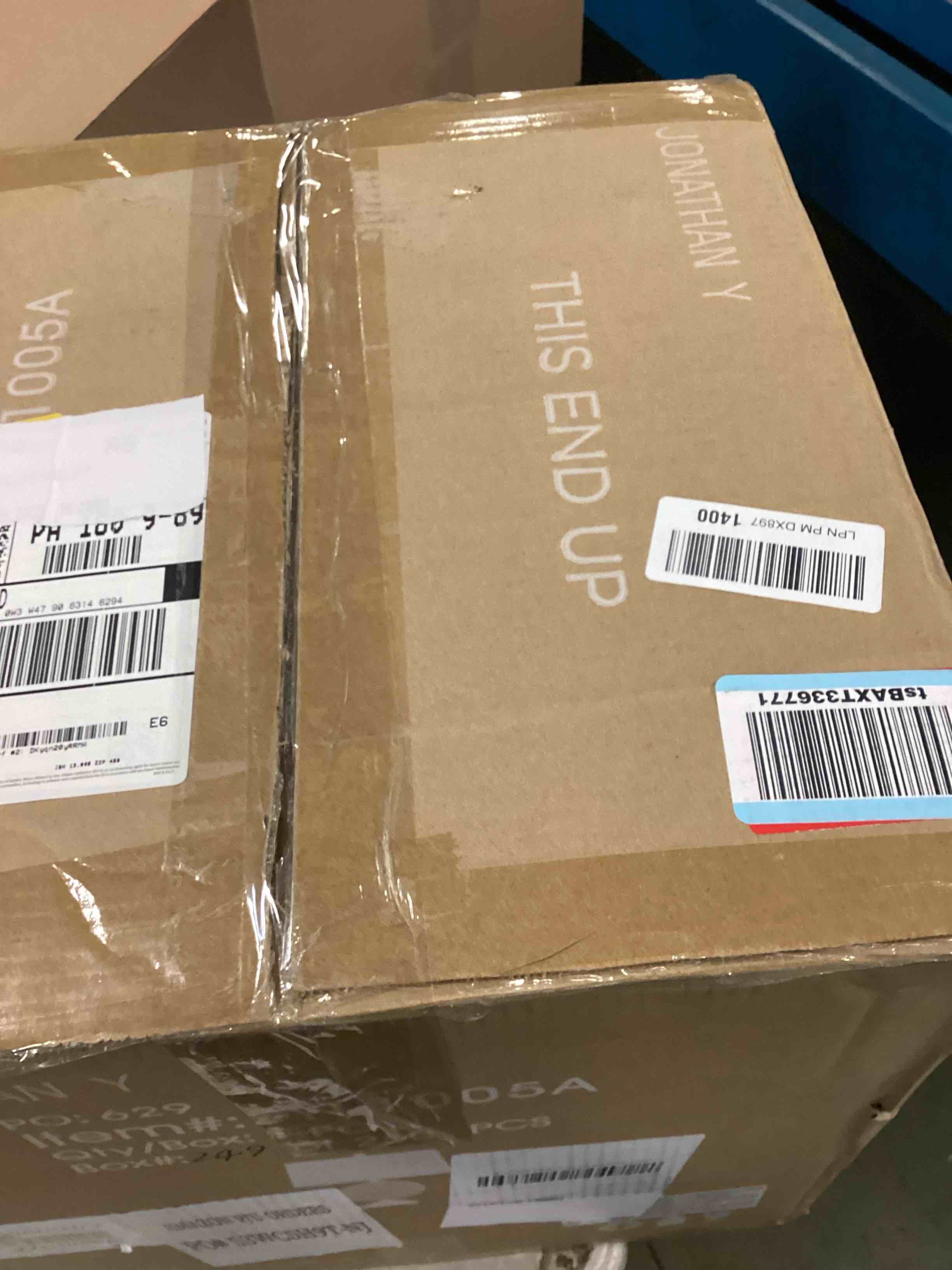 https://s3.amazonaws.com/lotting-images-prod/bidfta/PNK3661154_1747142816561.jpeg