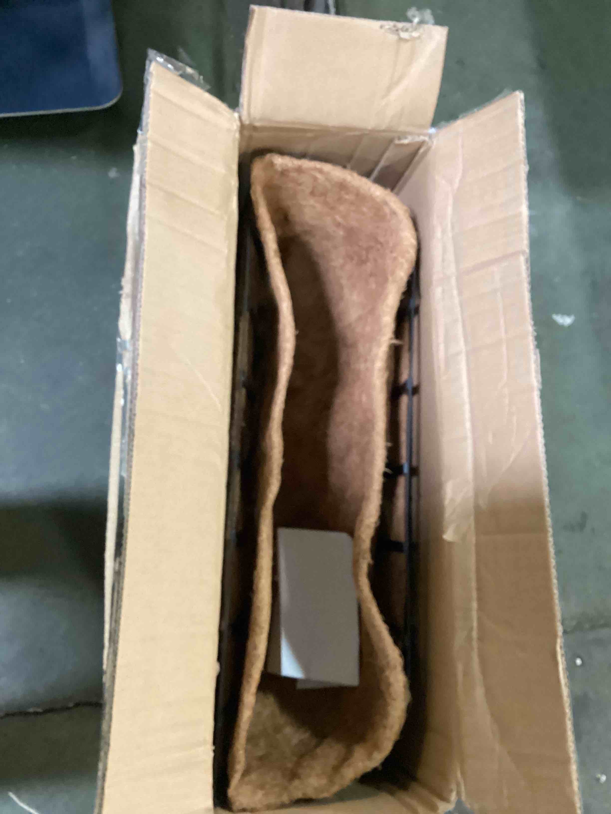 https://s3.amazonaws.com/lotting-images-prod/bidfta/PNK3661990_1747418867276.jpeg