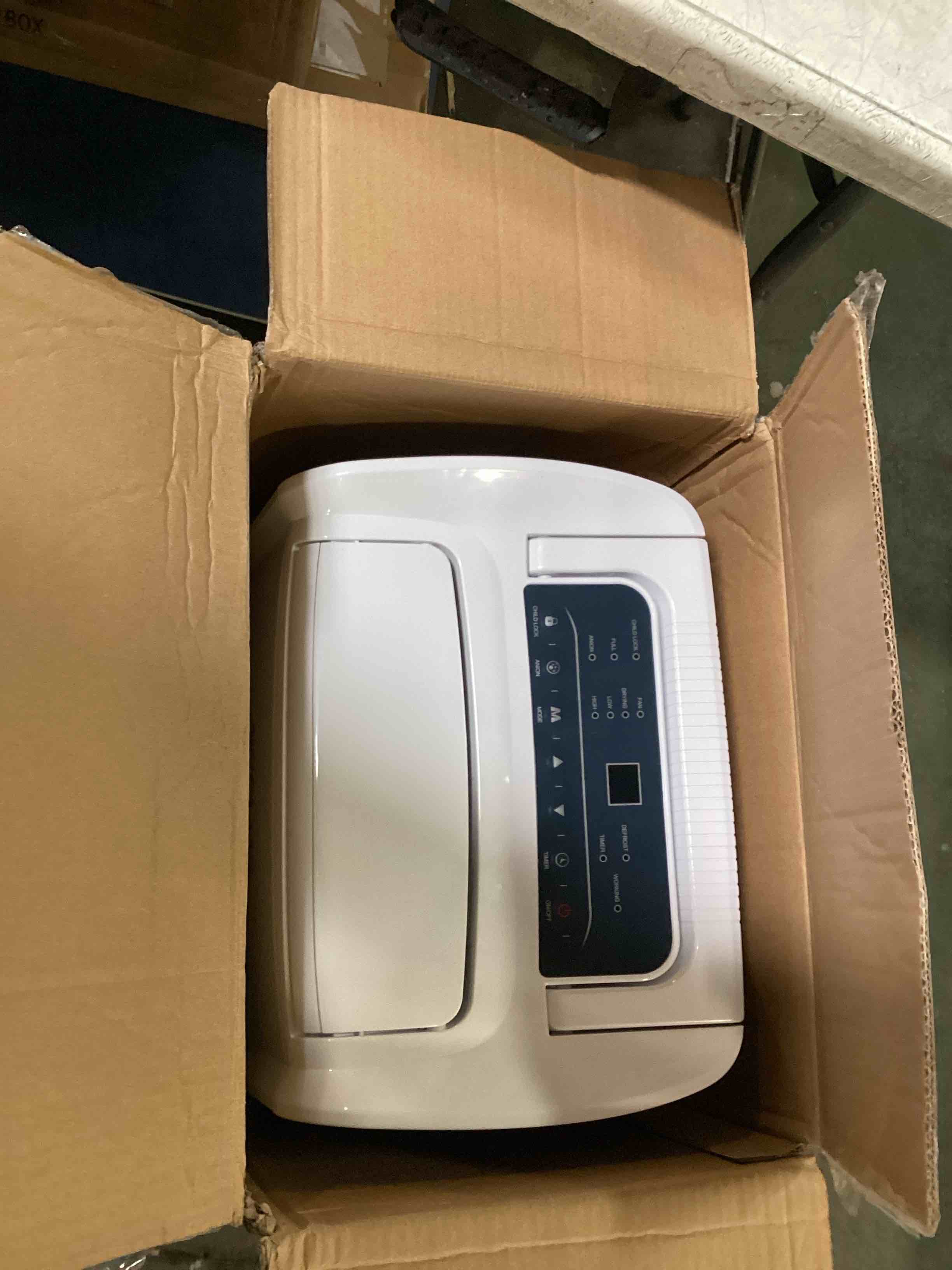 https://s3.amazonaws.com/lotting-images-prod/bidfta/PNK3662003_1747420055679.jpeg