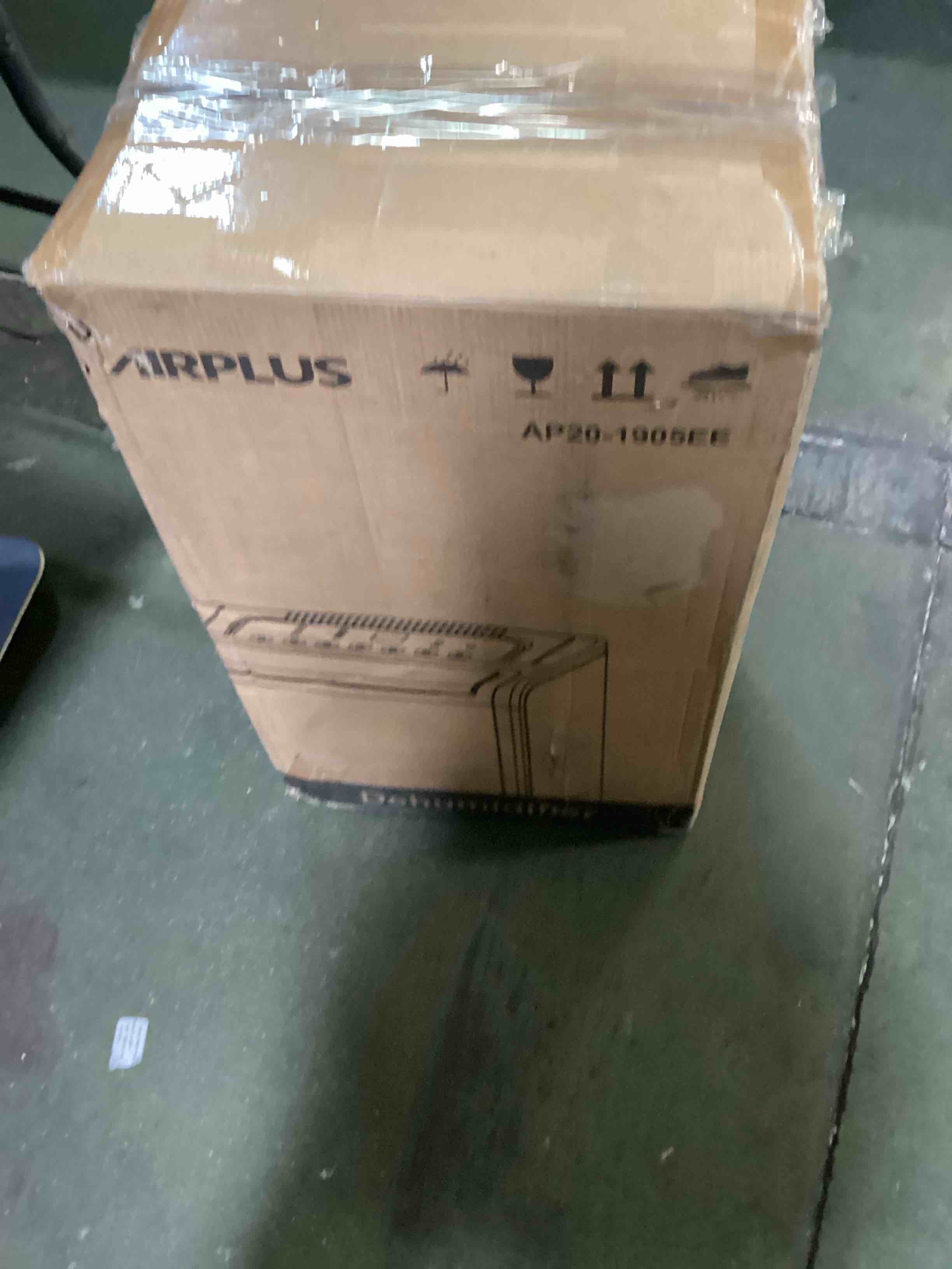 https://s3.amazonaws.com/lotting-images-prod/bidfta/PNK3662003_1747420081187.jpeg
