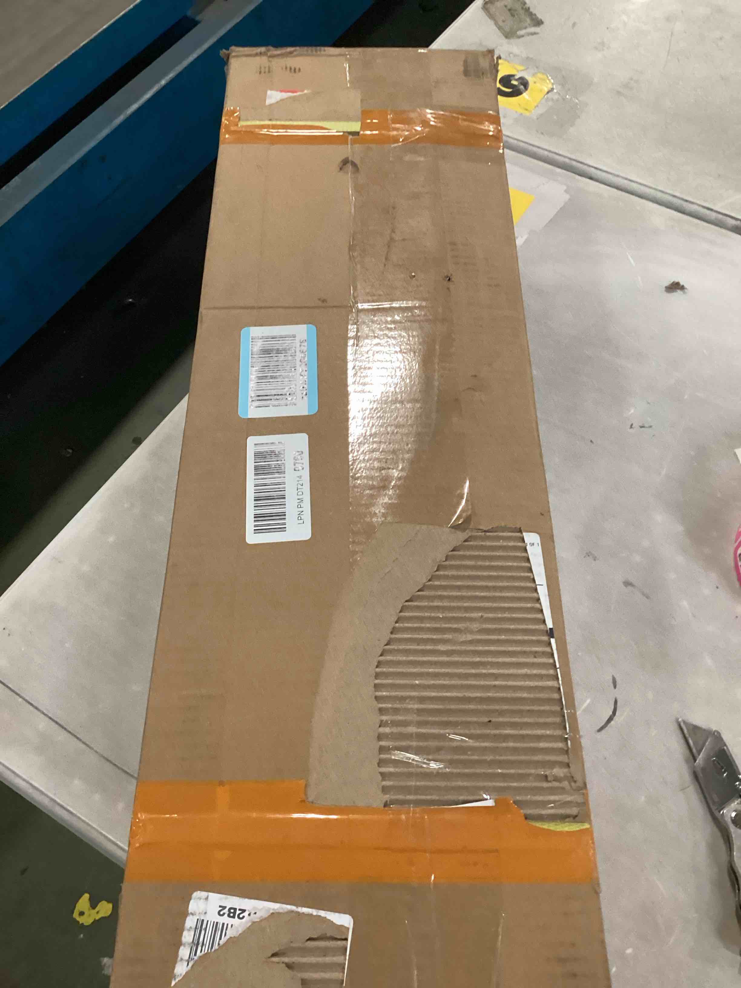 https://s3.amazonaws.com/lotting-images-prod/bidfta/PNK3662061_1747657186229.jpeg