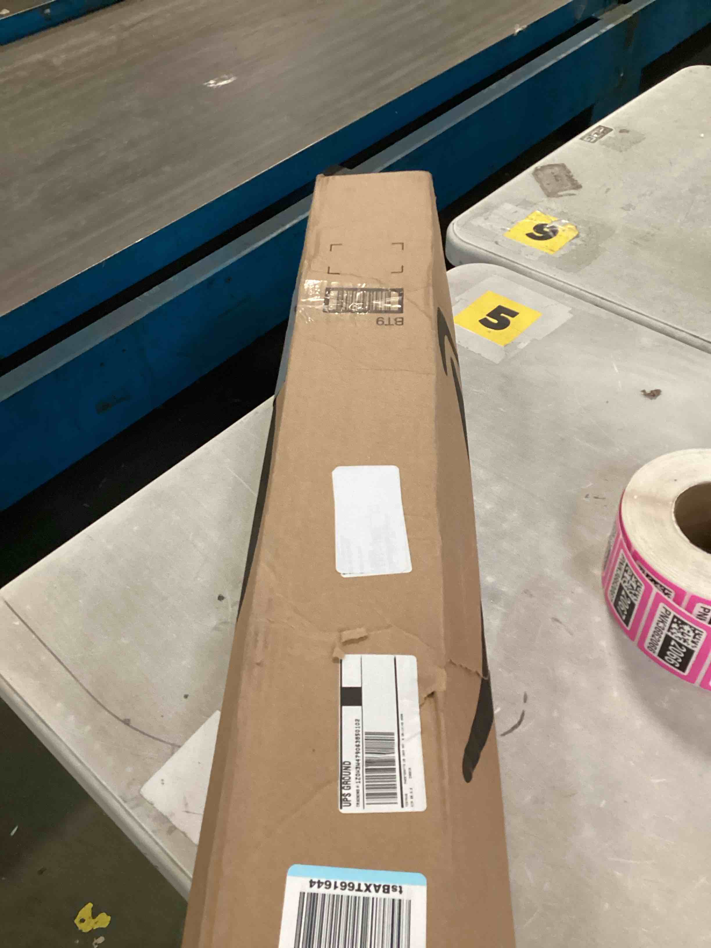https://s3.amazonaws.com/lotting-images-prod/bidfta/PNK3662065_1747657606662.jpeg