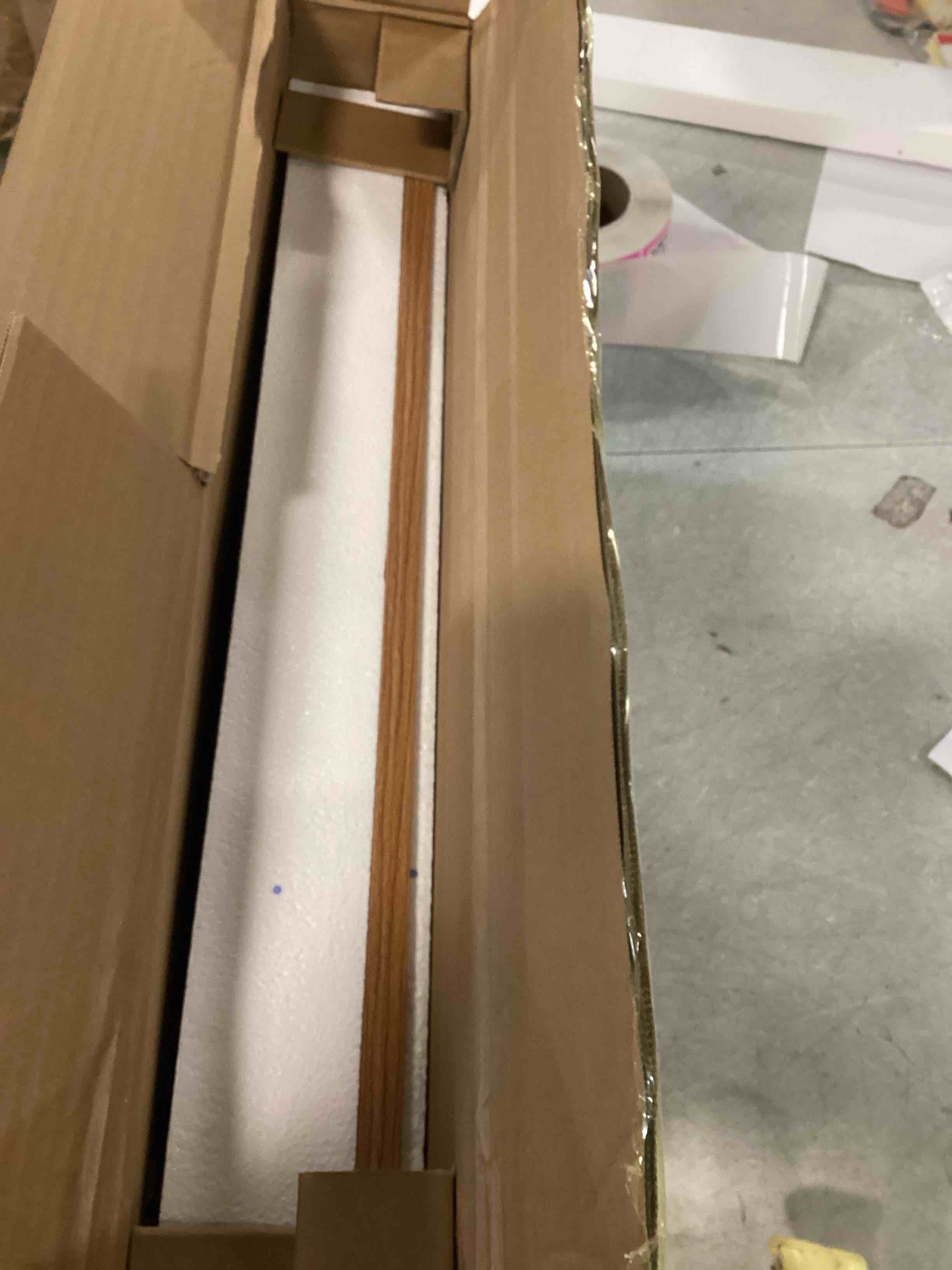 https://s3.amazonaws.com/lotting-images-prod/bidfta/PNK3662416_1747743899520.jpeg