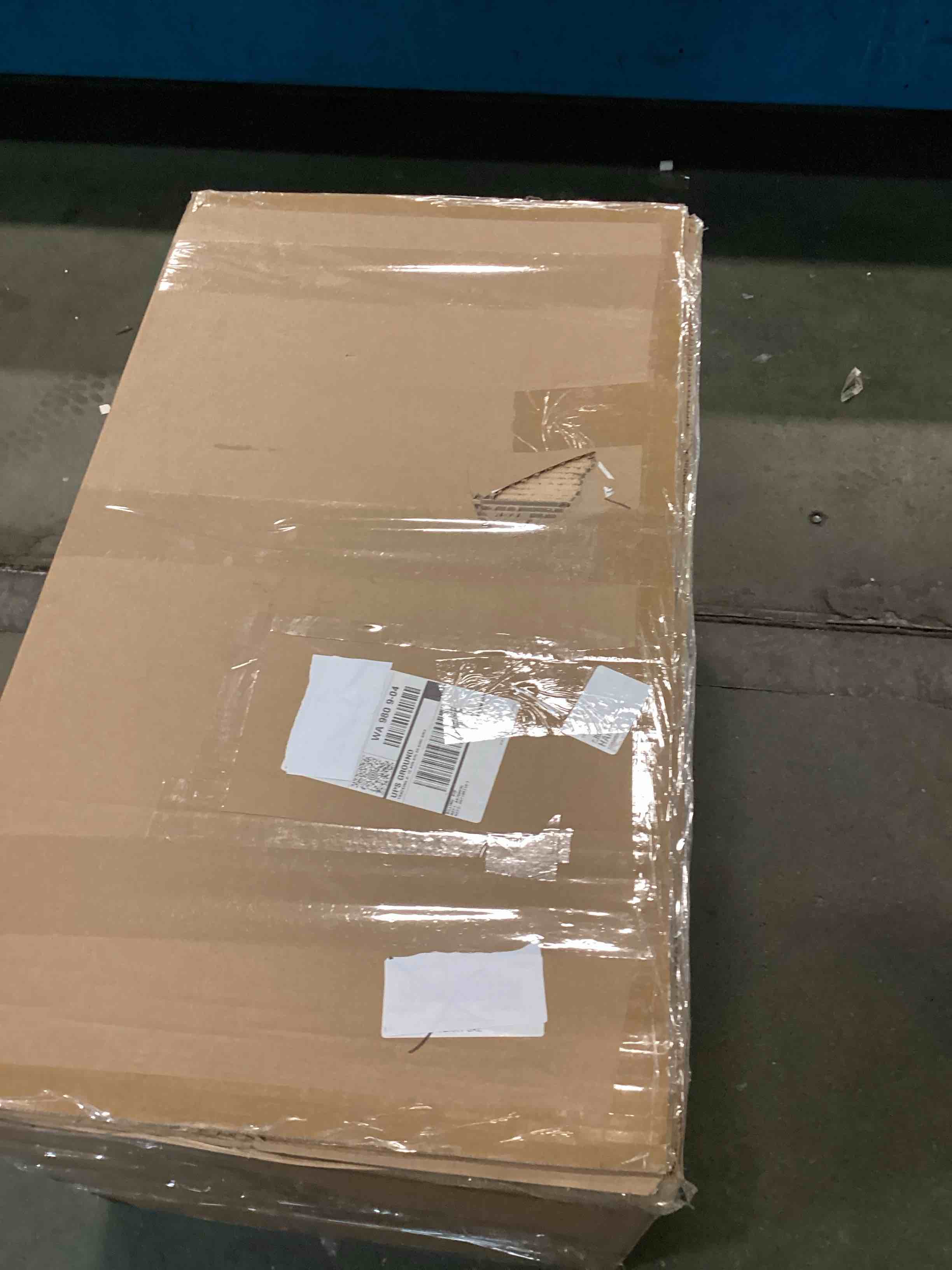 https://s3.amazonaws.com/lotting-images-prod/bidfta/PNK3663332_1748449927593.jpeg