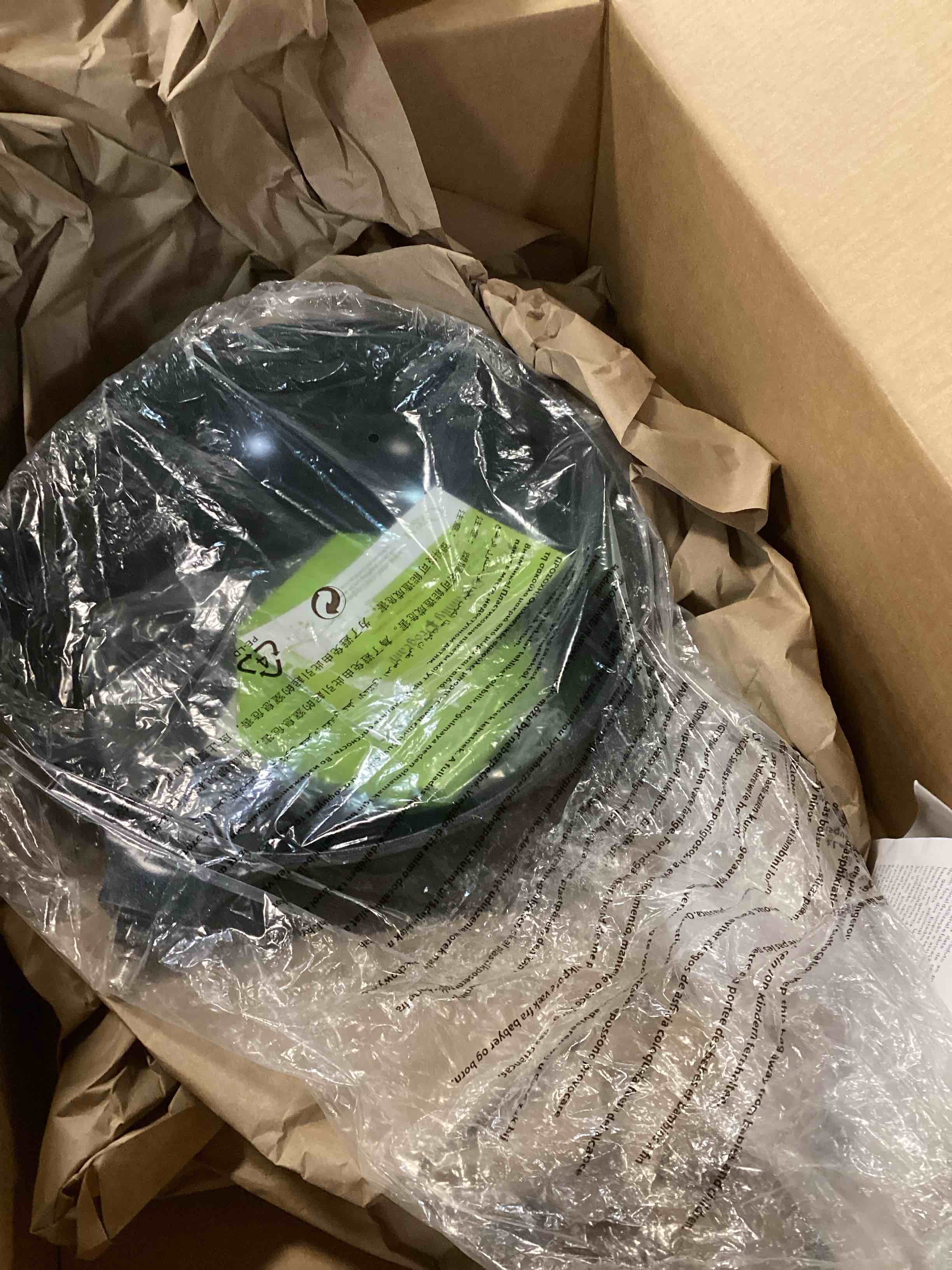 https://s3.amazonaws.com/lotting-images-prod/bidfta/PNK3663543_1748540981023.jpeg
