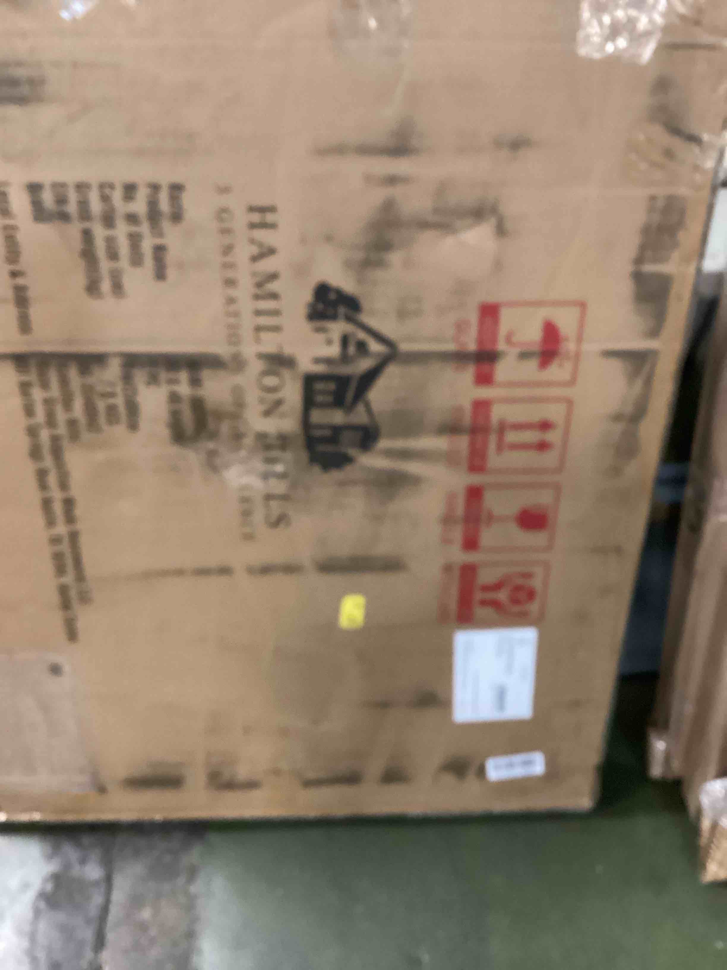 https://s3.amazonaws.com/lotting-images-prod/bidfta/PNK3663623_1748606670555.jpeg