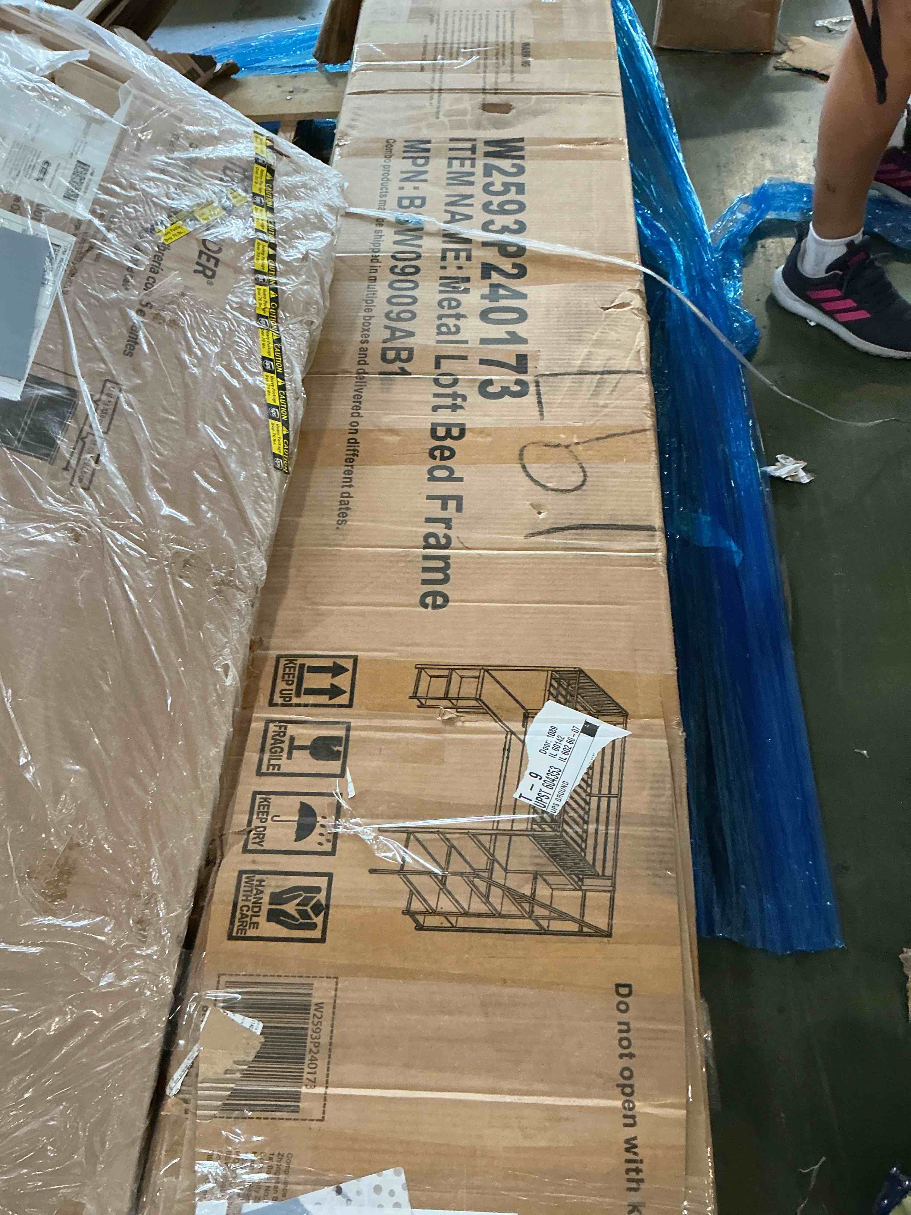 https://s3.amazonaws.com/lotting-images-prod/bidfta/PNK3667617_1753448066234.jpeg
