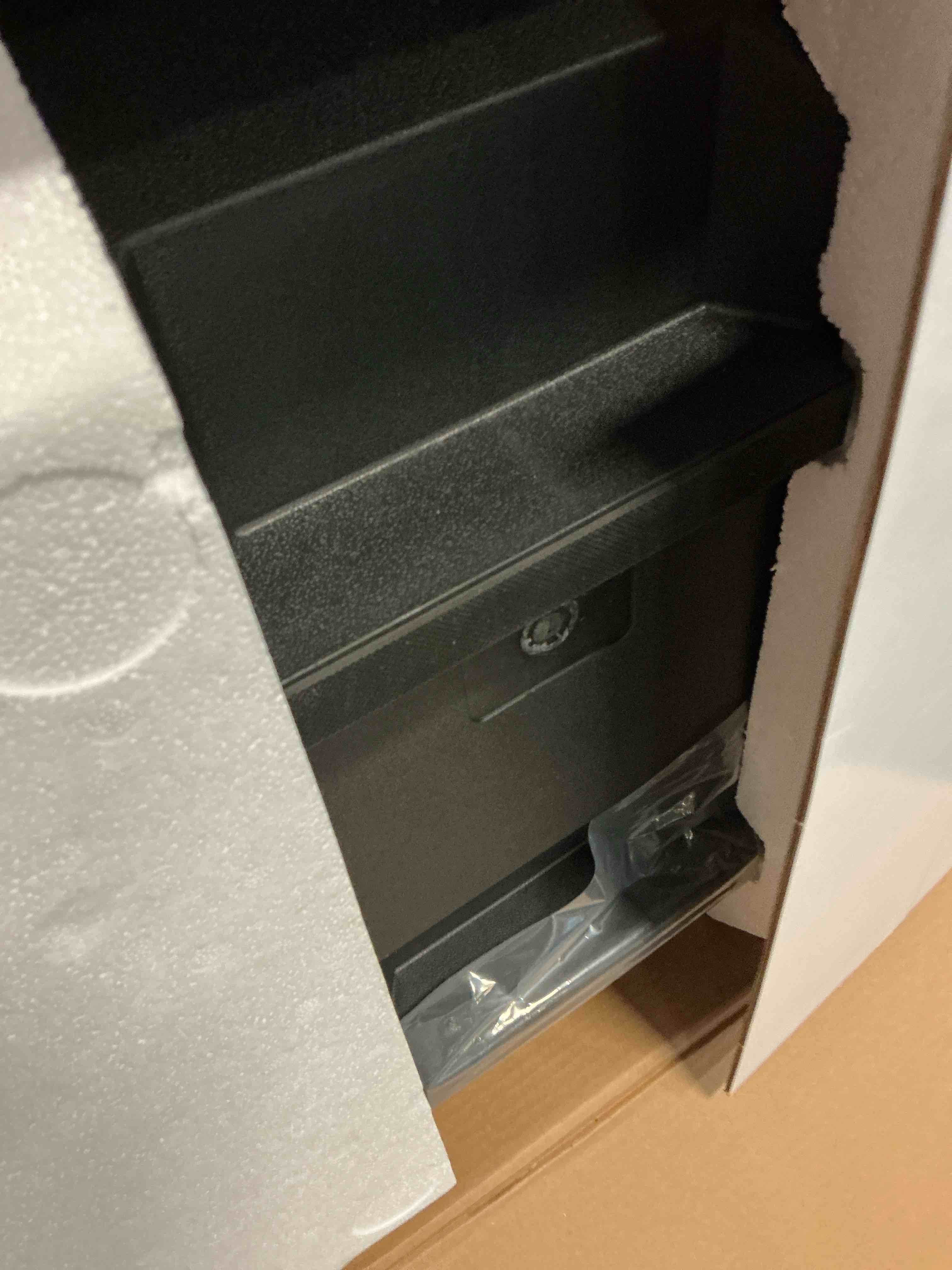 https://s3.amazonaws.com/lotting-images-prod/bidfta/PNK3674518_1756143481643.jpeg