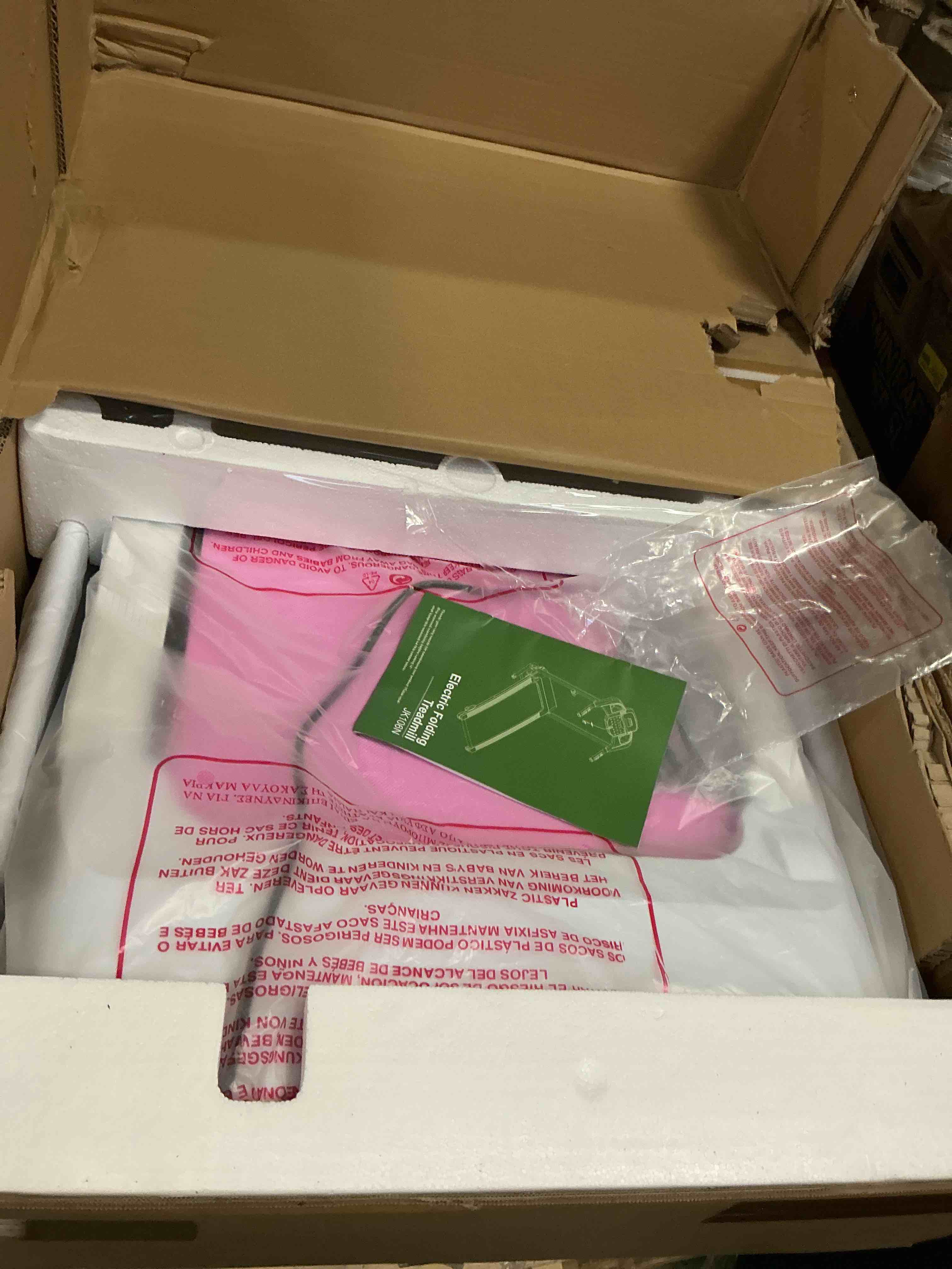 https://s3.amazonaws.com/lotting-images-prod/bidfta/PNK3675211_1756988418428.jpeg