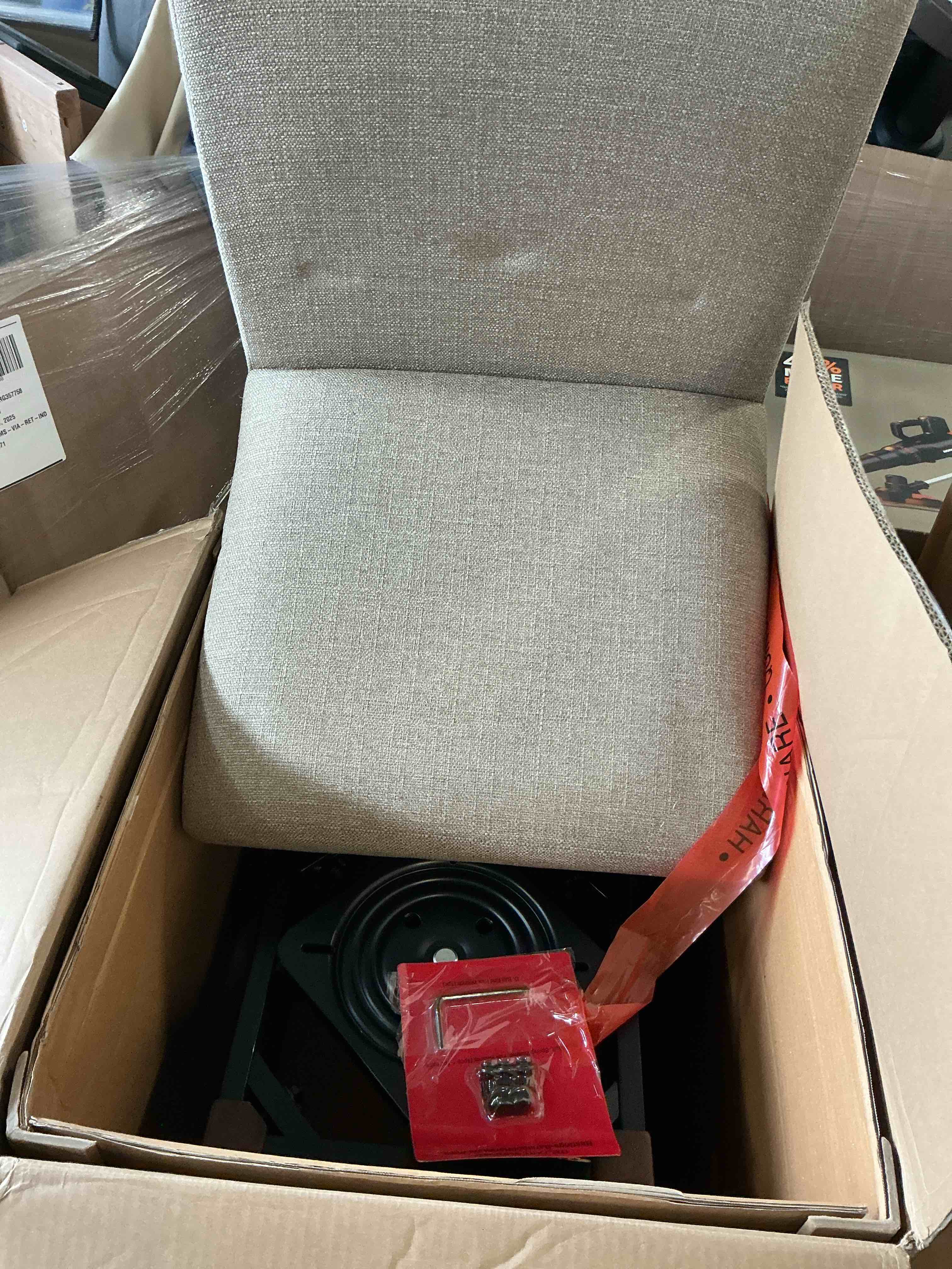 https://s3.amazonaws.com/lotting-images-prod/bidfta/PNK3675230_1757004211581.jpeg