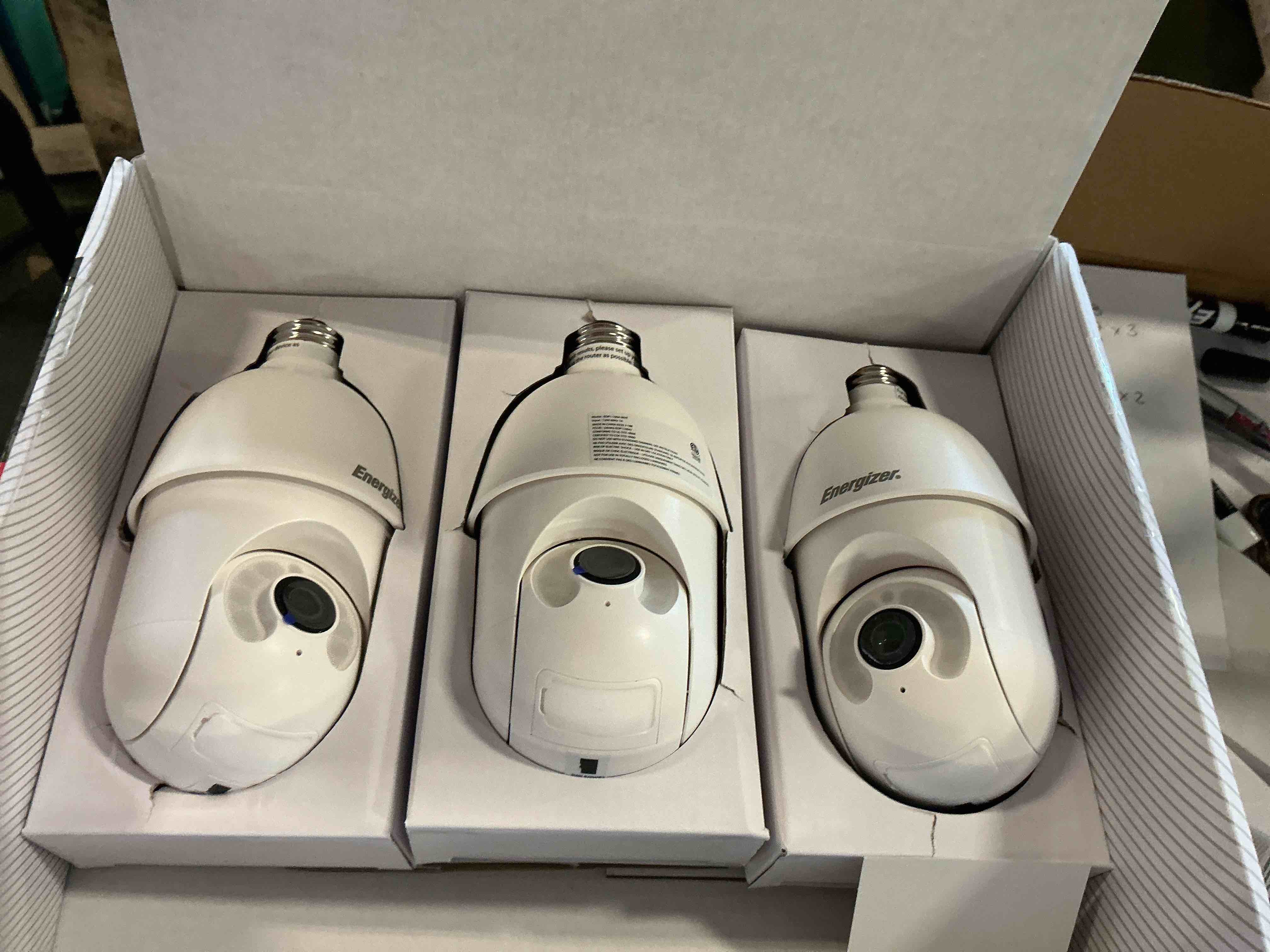 https://s3.amazonaws.com/lotting-images-prod/bidfta/PNK3675257_1757016425737.jpeg