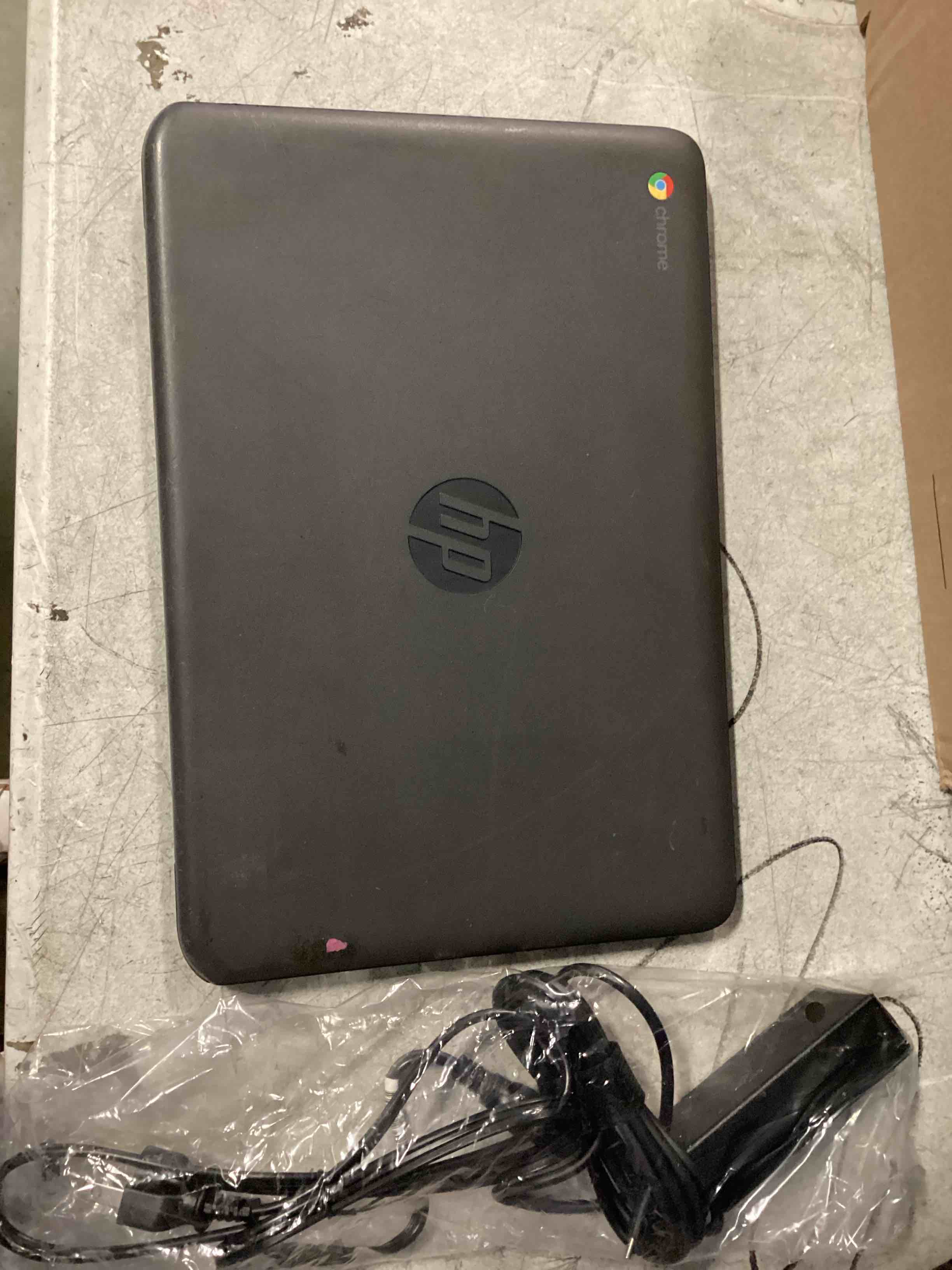 https://s3.amazonaws.com/lotting-images-prod/bidfta/PNK3675332_1757083701915.jpeg