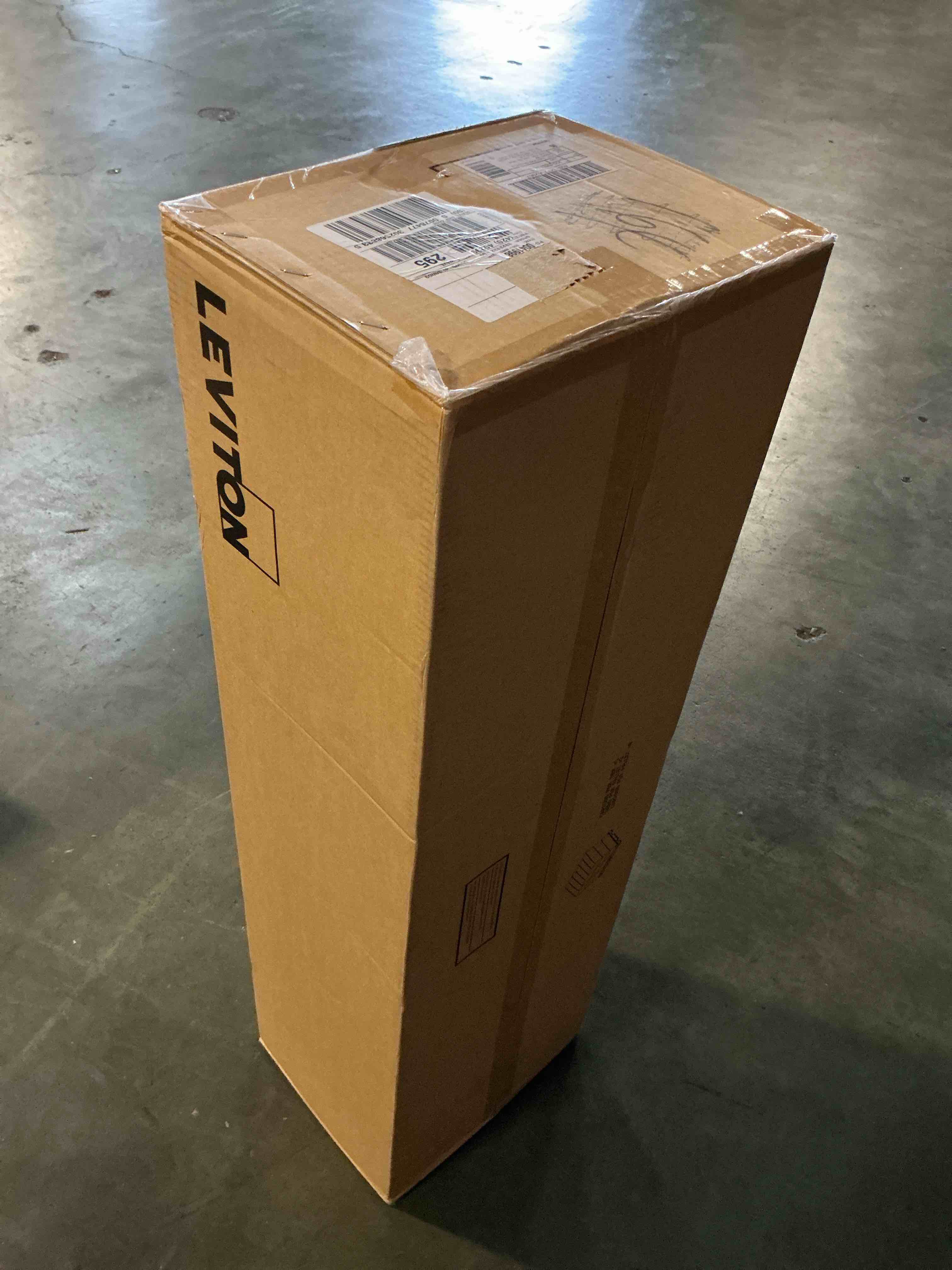 https://s3.amazonaws.com/lotting-images-prod/bidfta/PNK3675425_1757093750642.jpeg