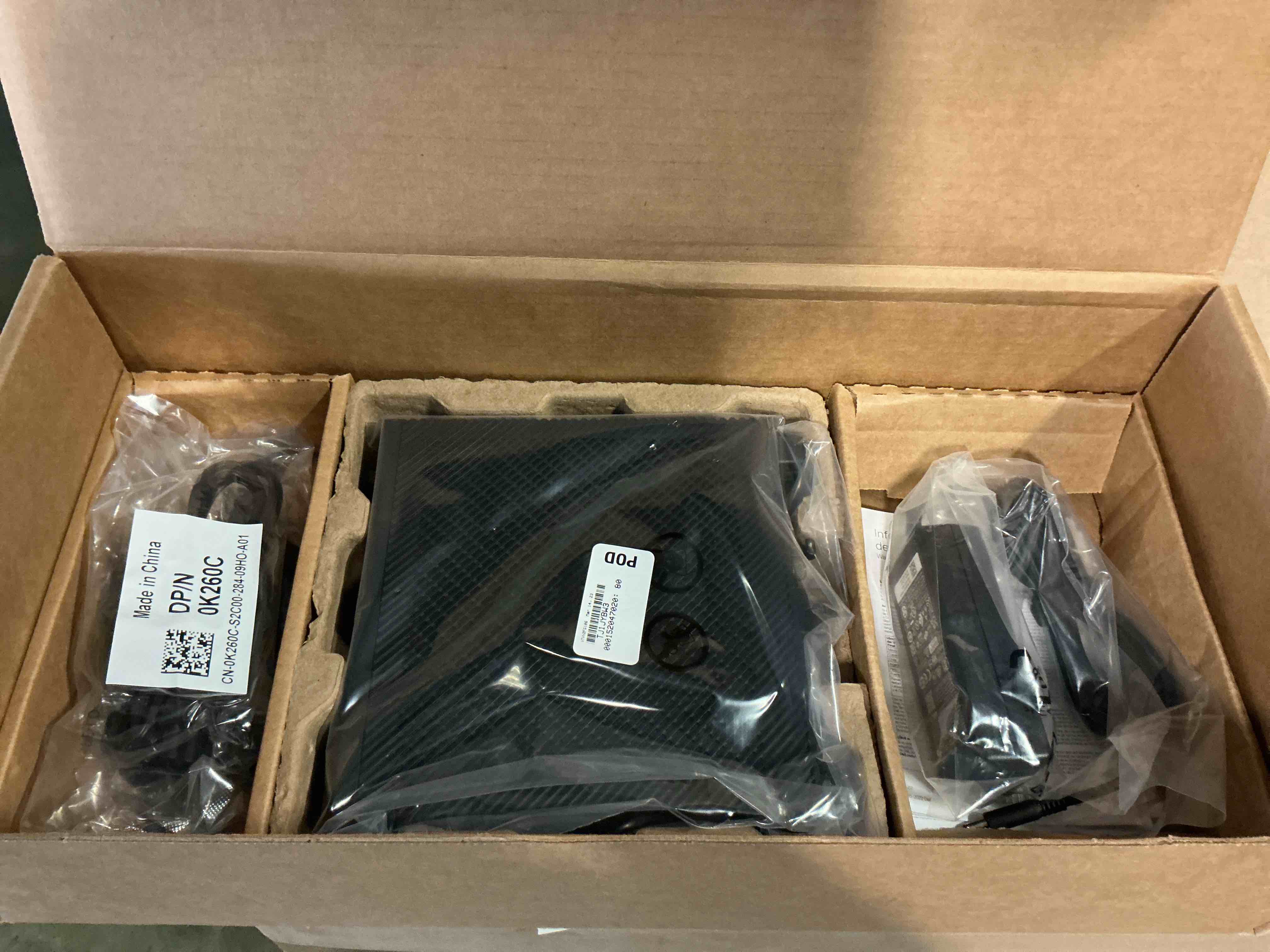 https://s3.amazonaws.com/lotting-images-prod/bidfta/PNK3675428_1757091558514.jpeg