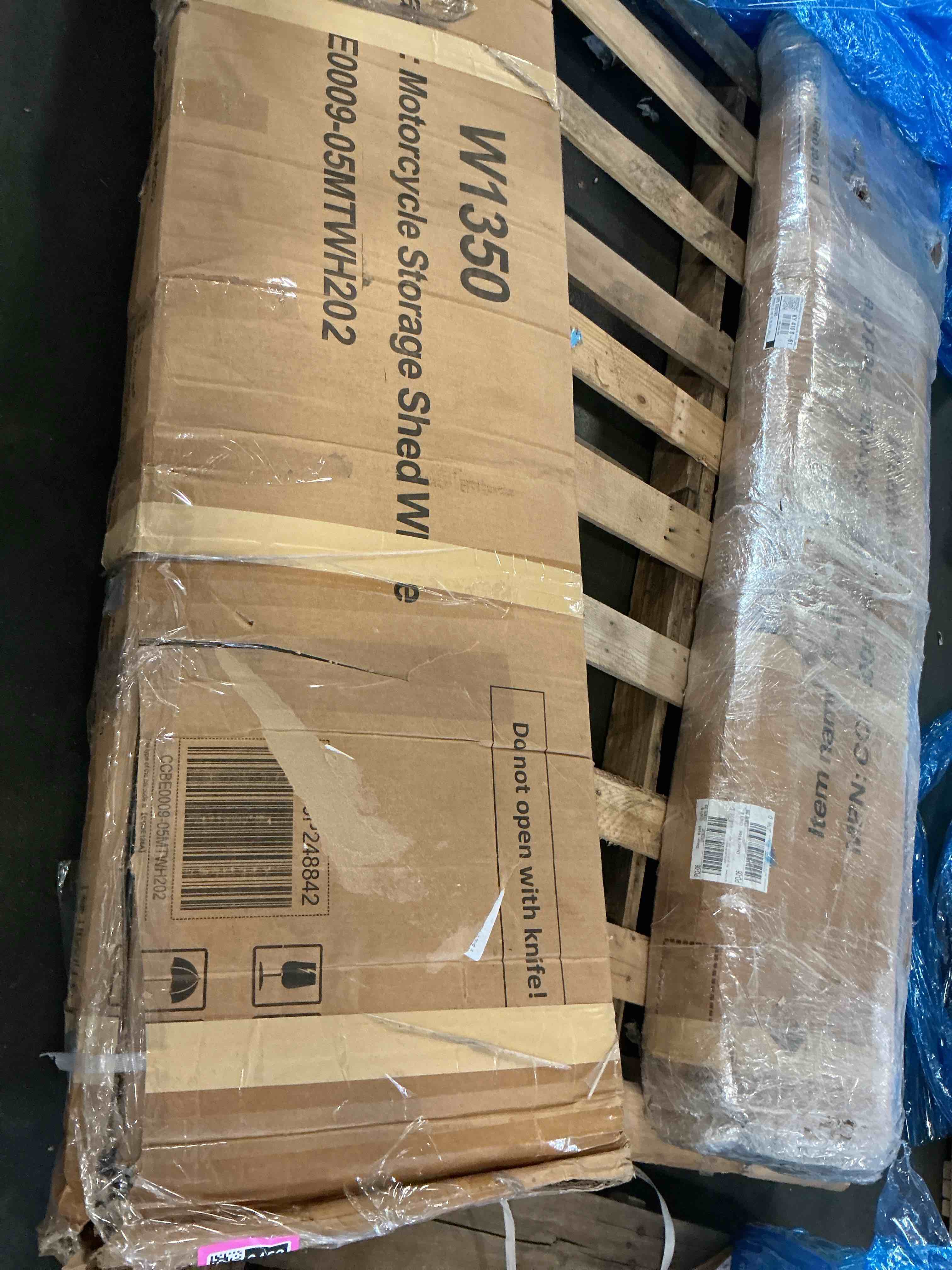 https://s3.amazonaws.com/lotting-images-prod/bidfta/PNK3676452_1753447701177.jpeg