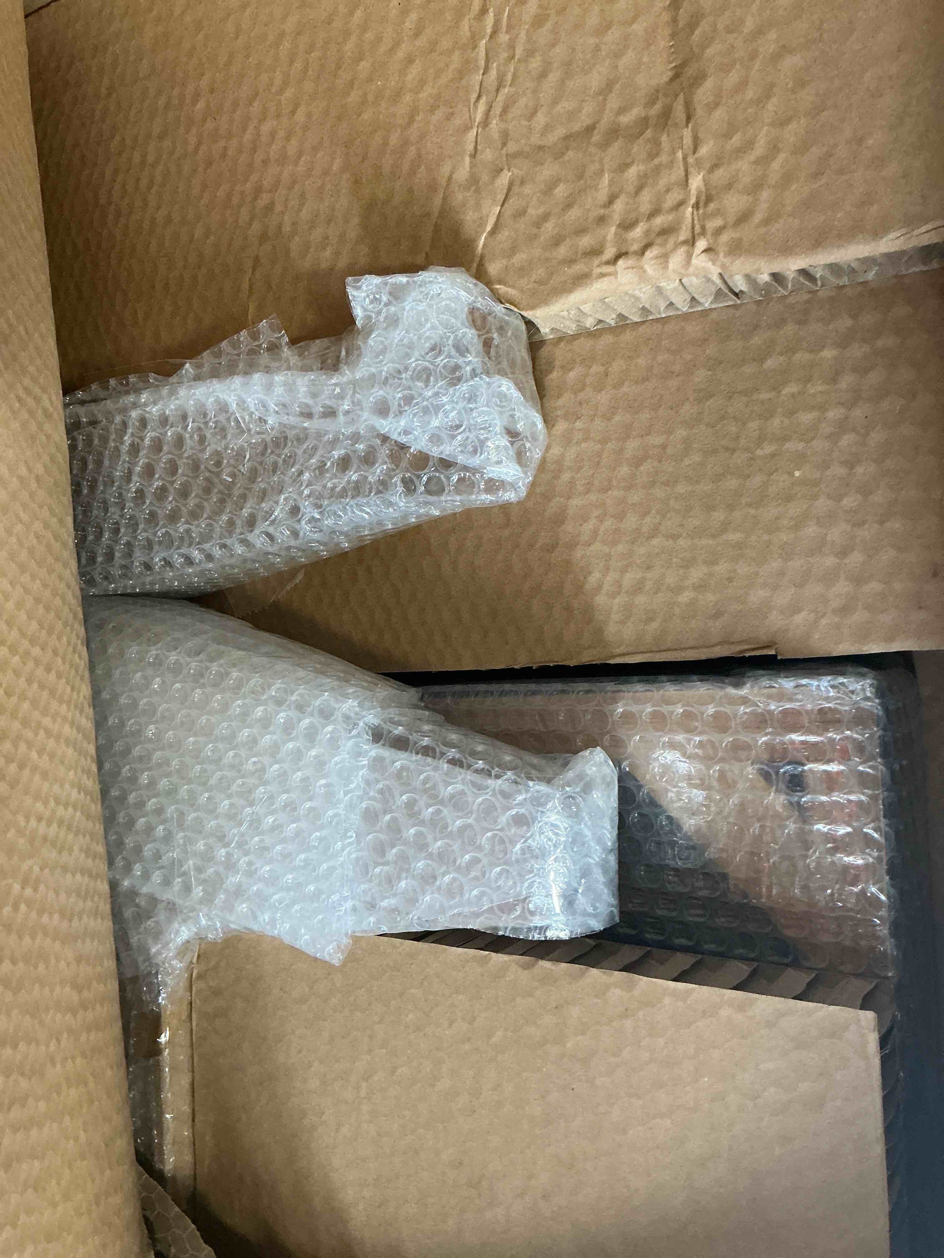 https://s3.amazonaws.com/lotting-images-prod/bidfta/PNK3678697_1755884273791.jpeg