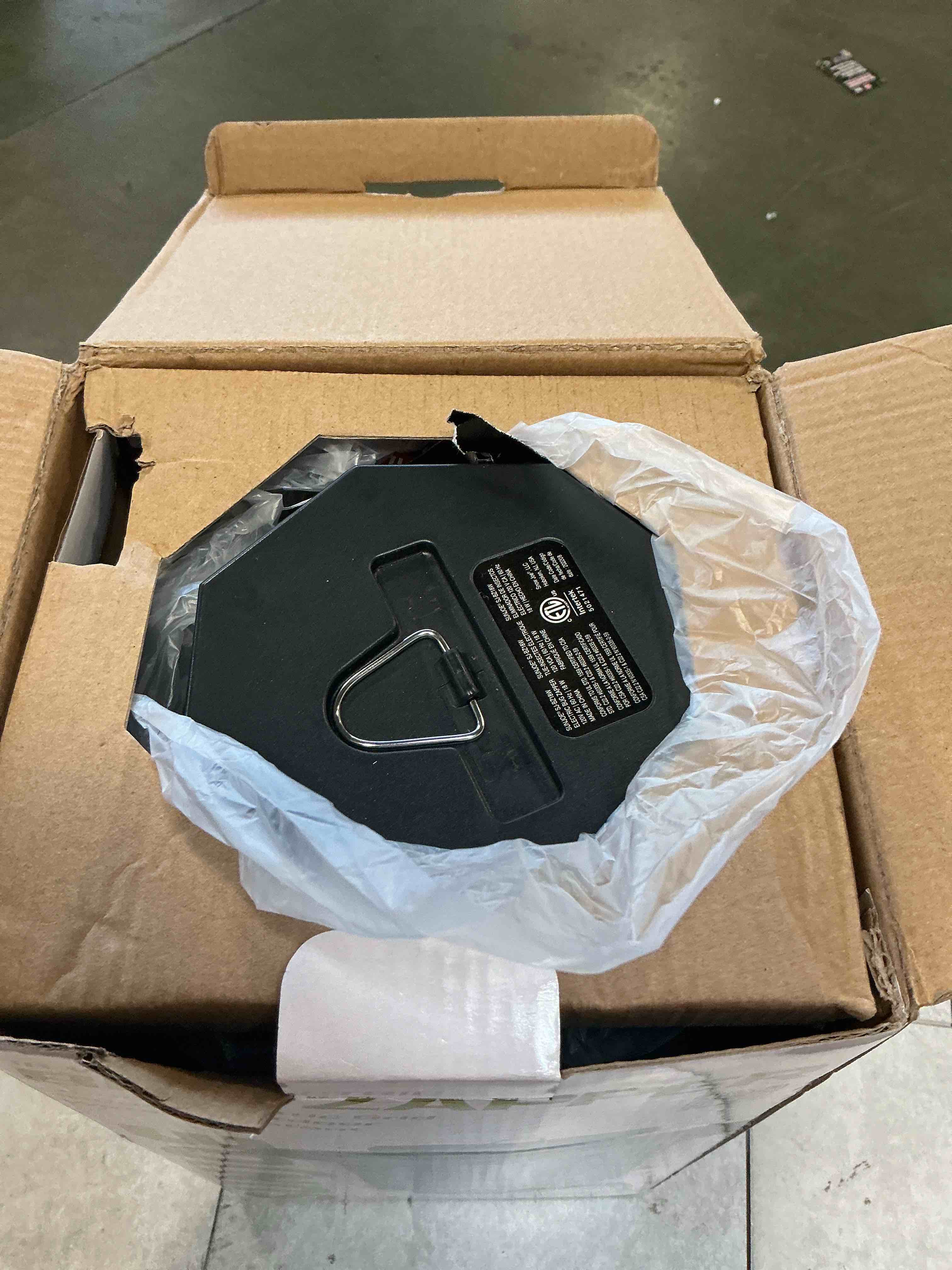 https://s3.amazonaws.com/lotting-images-prod/bidfta/PNK3678728_1756125262834.jpeg