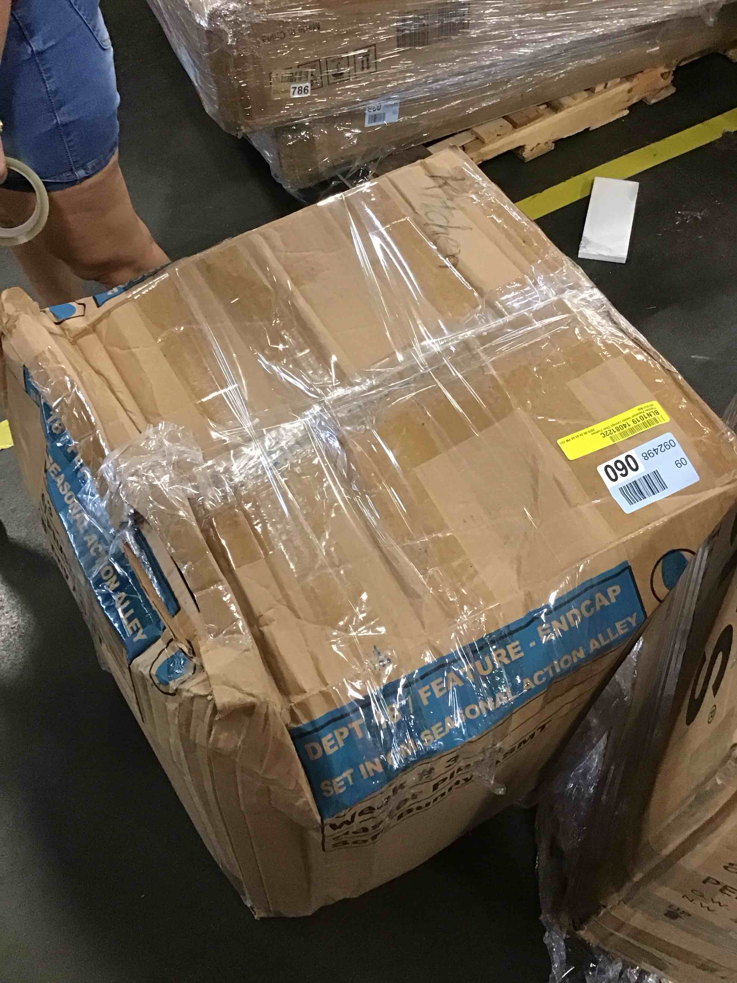 https://s3.amazonaws.com/lotting-images-prod/bidfta/PNK3682025_1751289667549.jpeg