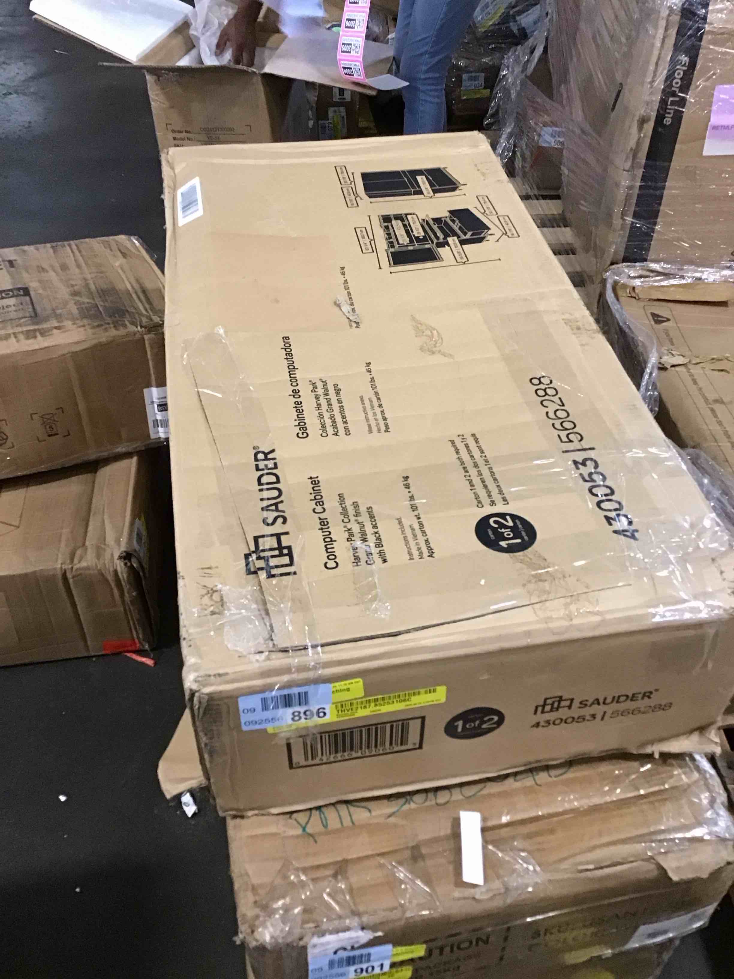 https://s3.amazonaws.com/lotting-images-prod/bidfta/PNK3682038_1751287235951.jpeg
