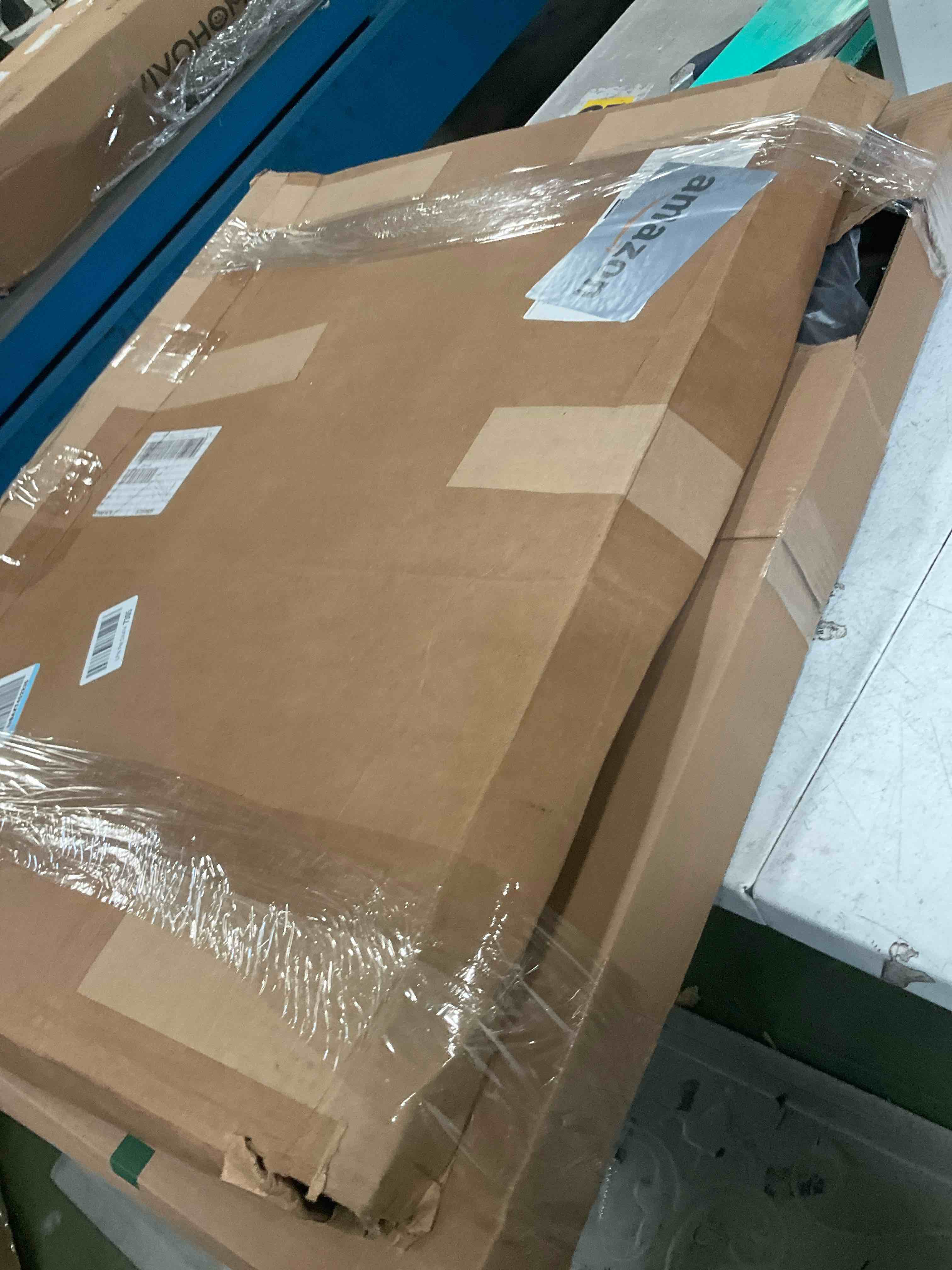 https://s3.amazonaws.com/lotting-images-prod/bidfta/PNK3683597_1753296454811.jpeg