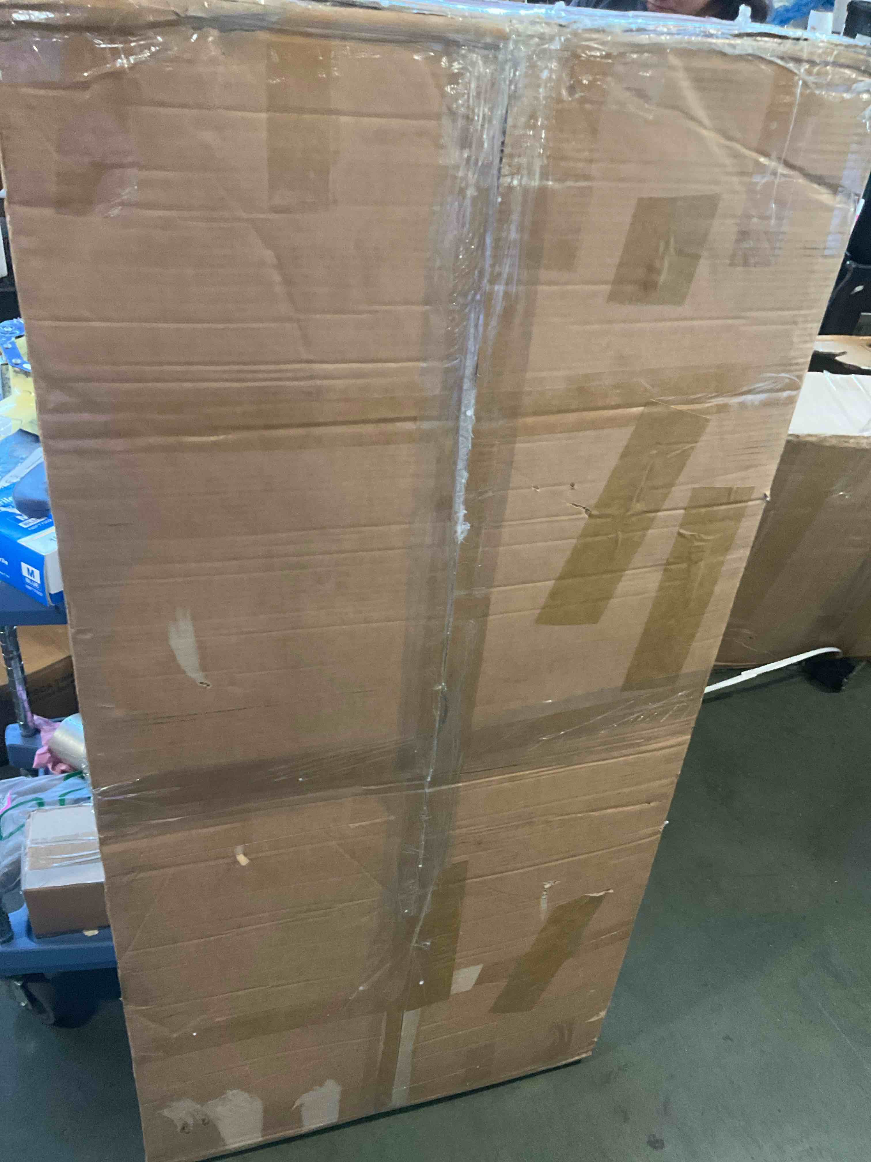 https://s3.amazonaws.com/lotting-images-prod/bidfta/PNK3683637_1753361922415.jpeg