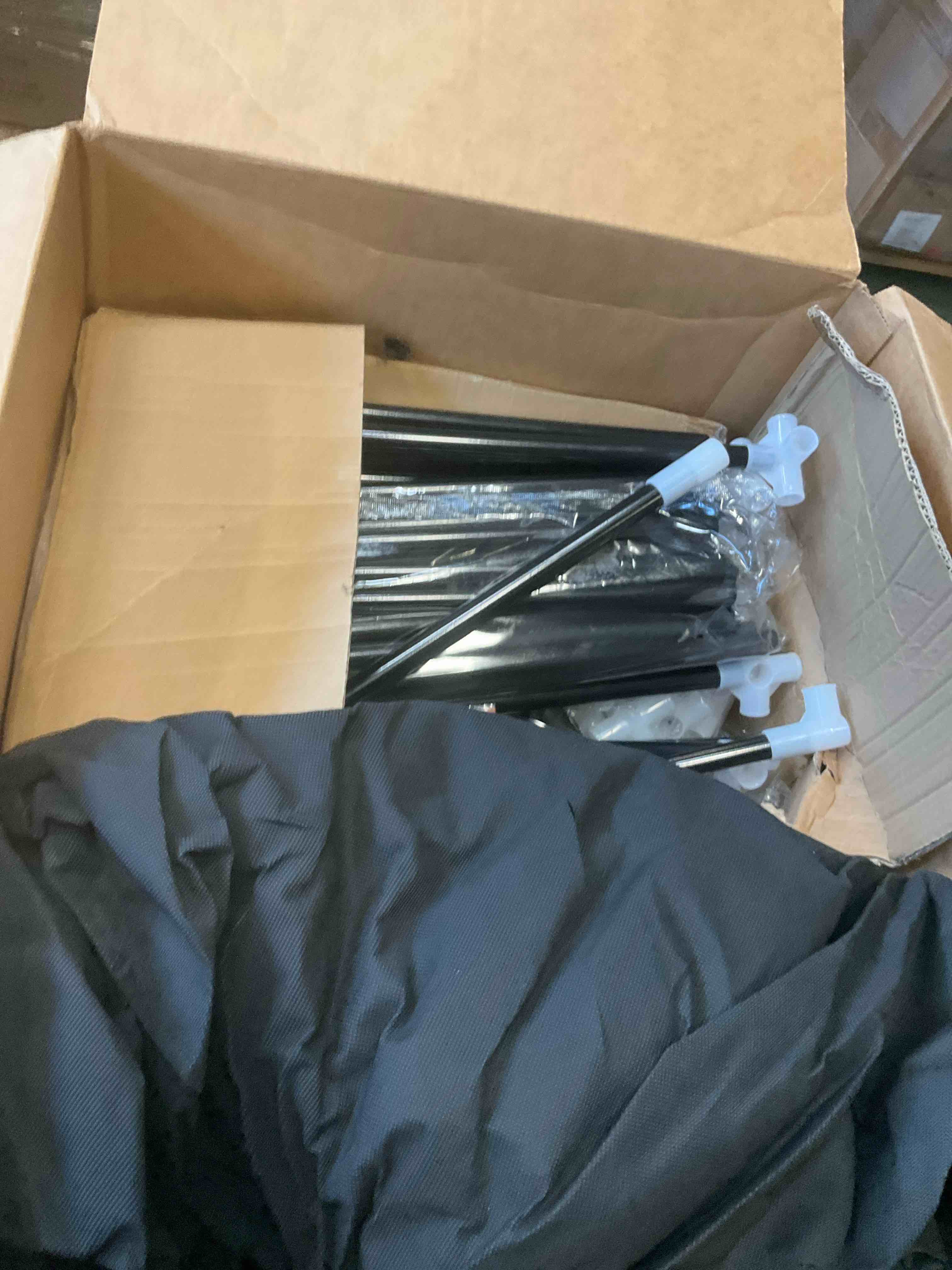 https://s3.amazonaws.com/lotting-images-prod/bidfta/PNK3683648_1753363361517.jpeg