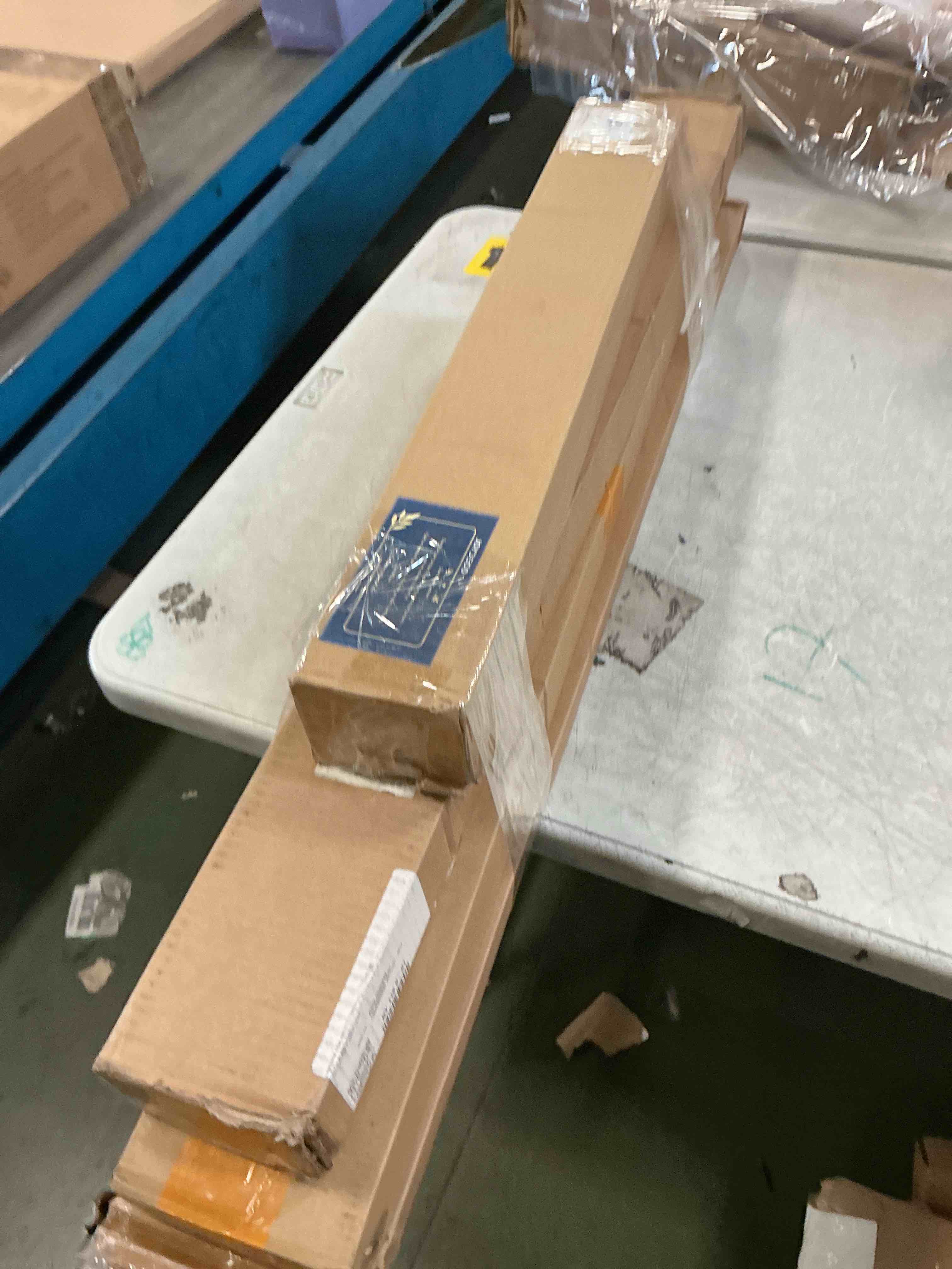 https://s3.amazonaws.com/lotting-images-prod/bidfta/PNK3684496_1753732933234.jpeg