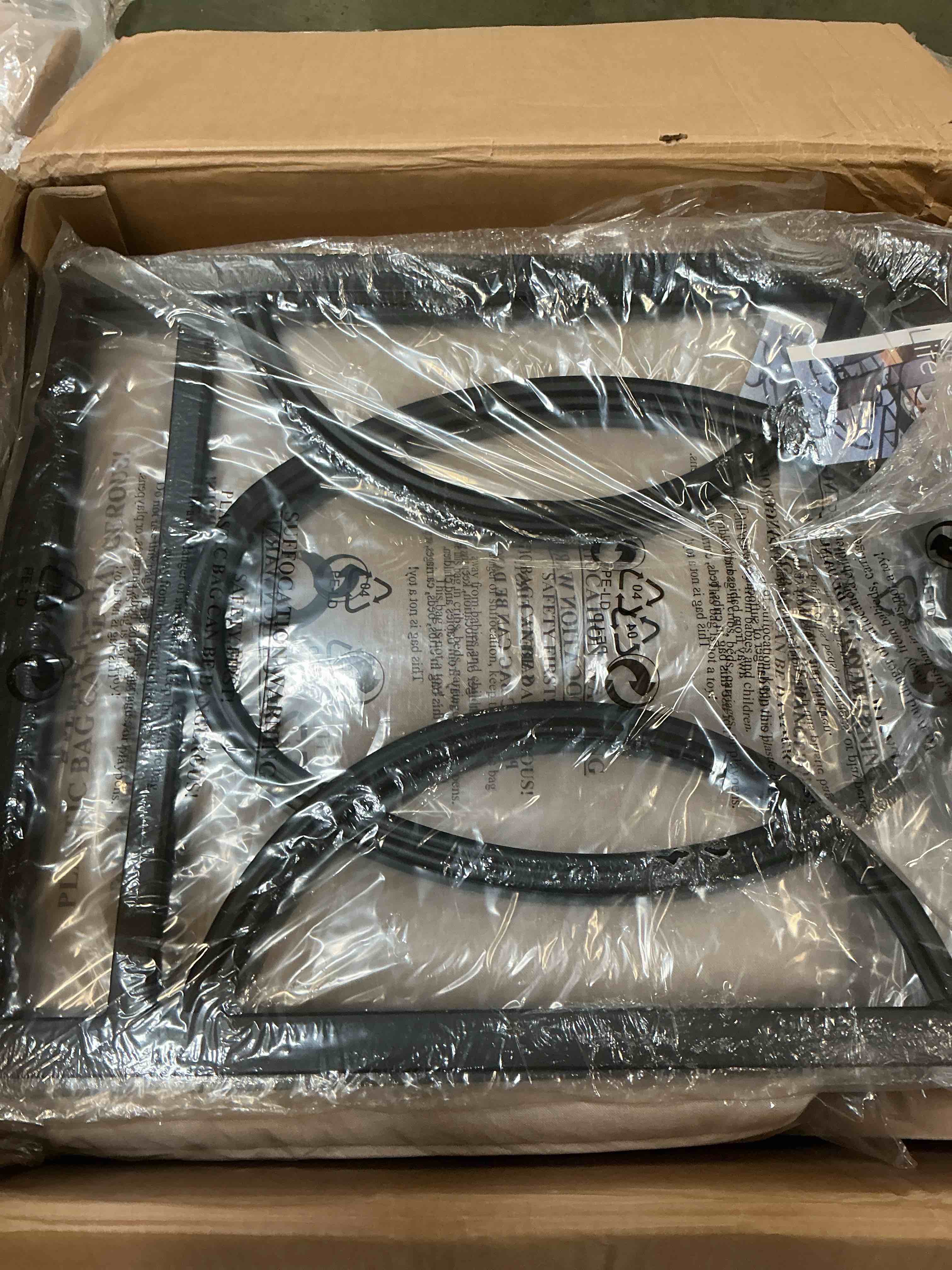https://s3.amazonaws.com/lotting-images-prod/bidfta/PNK3685636_1752329433721.jpeg