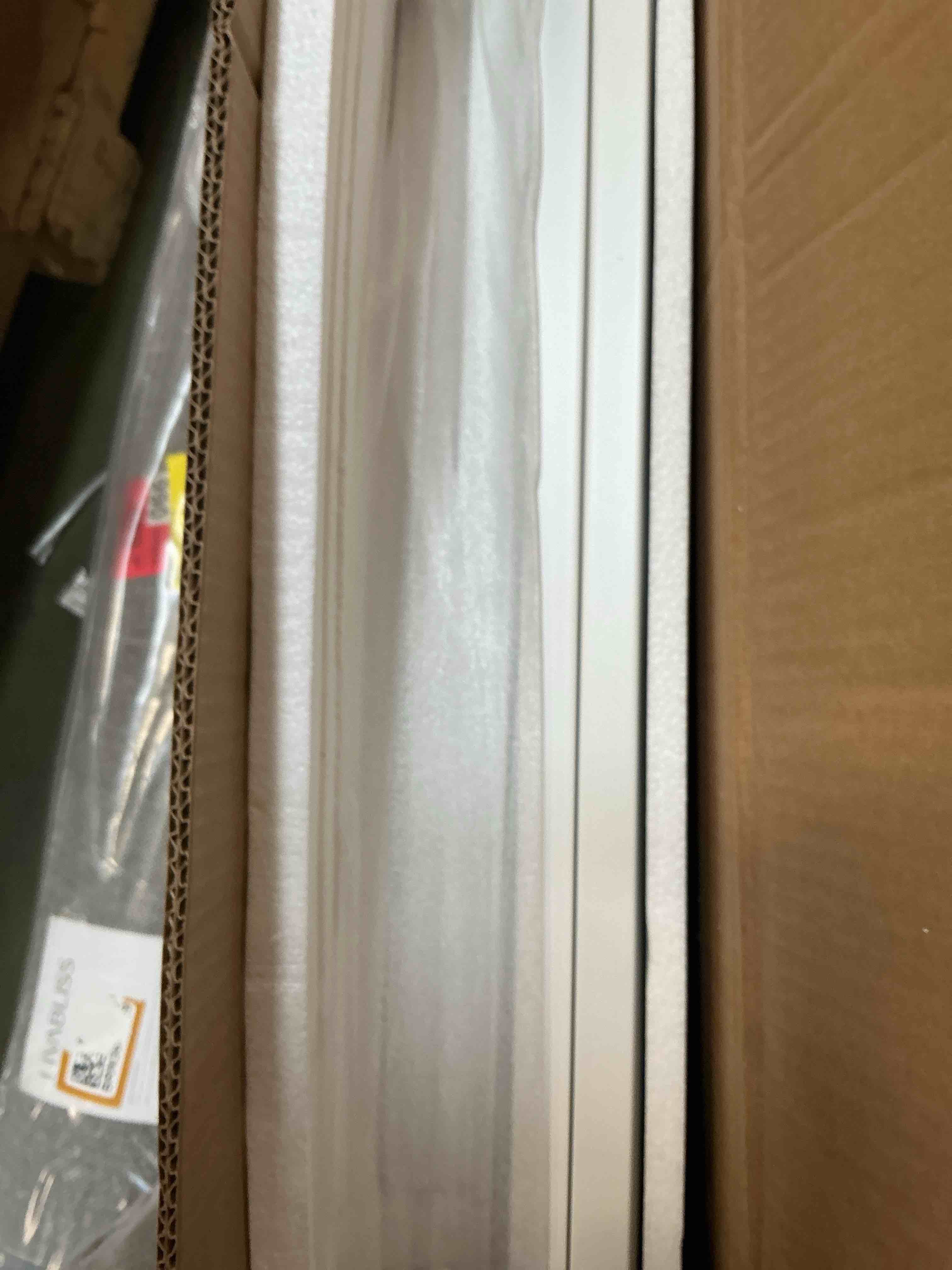 https://s3.amazonaws.com/lotting-images-prod/bidfta/PNK3685641_1752330888216.jpeg