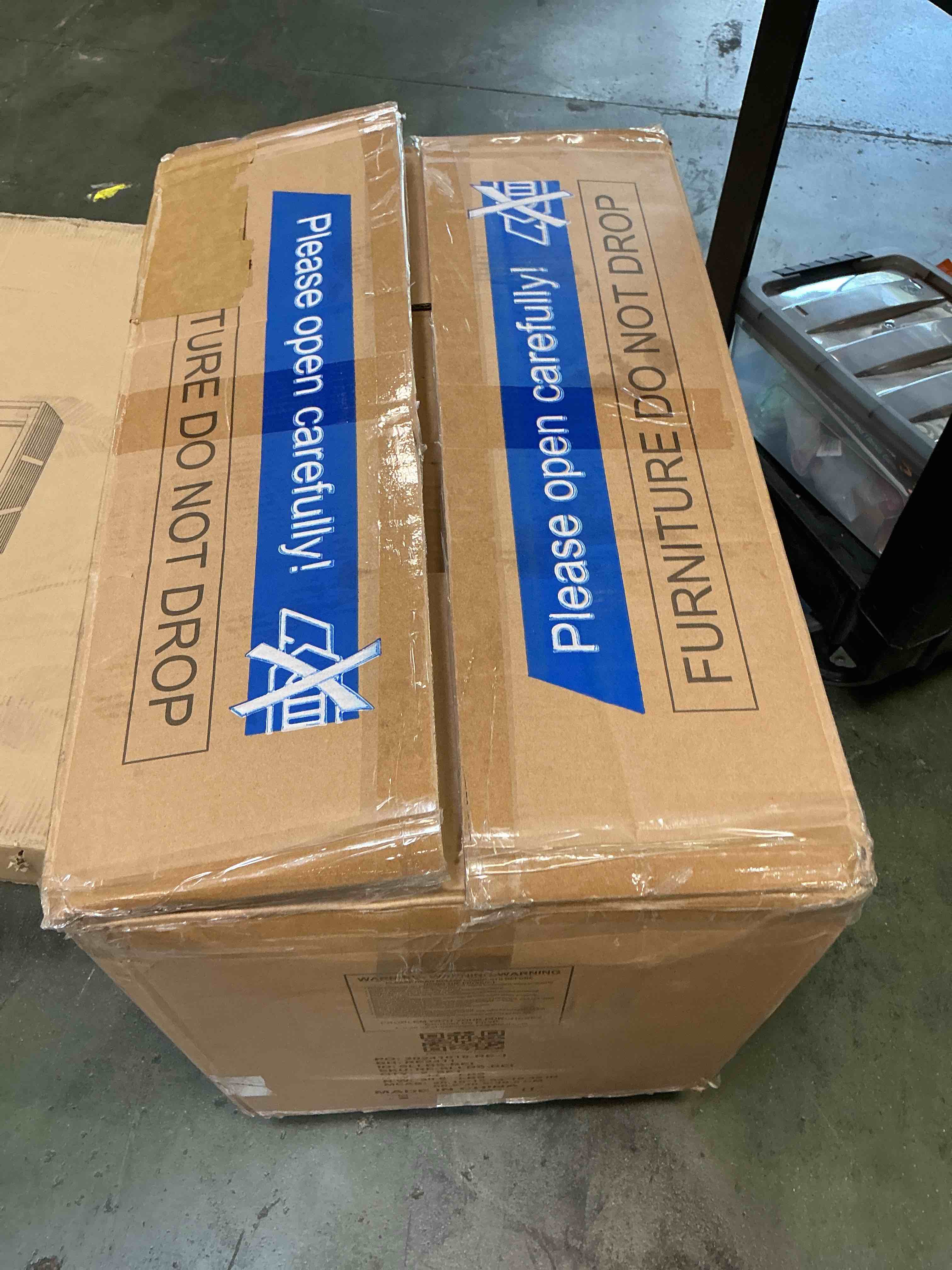 https://s3.amazonaws.com/lotting-images-prod/bidfta/PNK3685643_1752331530336.jpeg