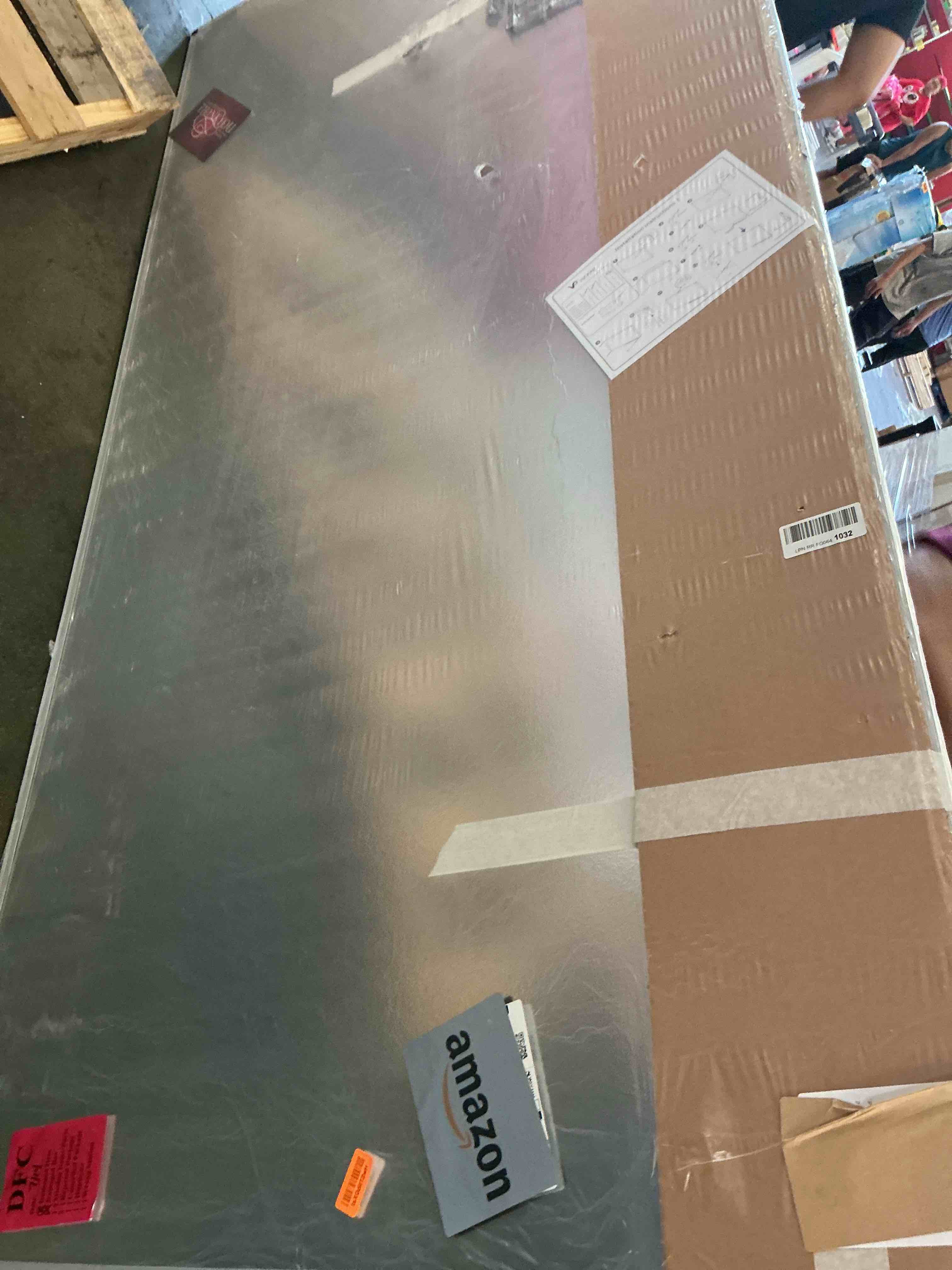 https://s3.amazonaws.com/lotting-images-prod/bidfta/PNK3686555_1753451180639.jpeg