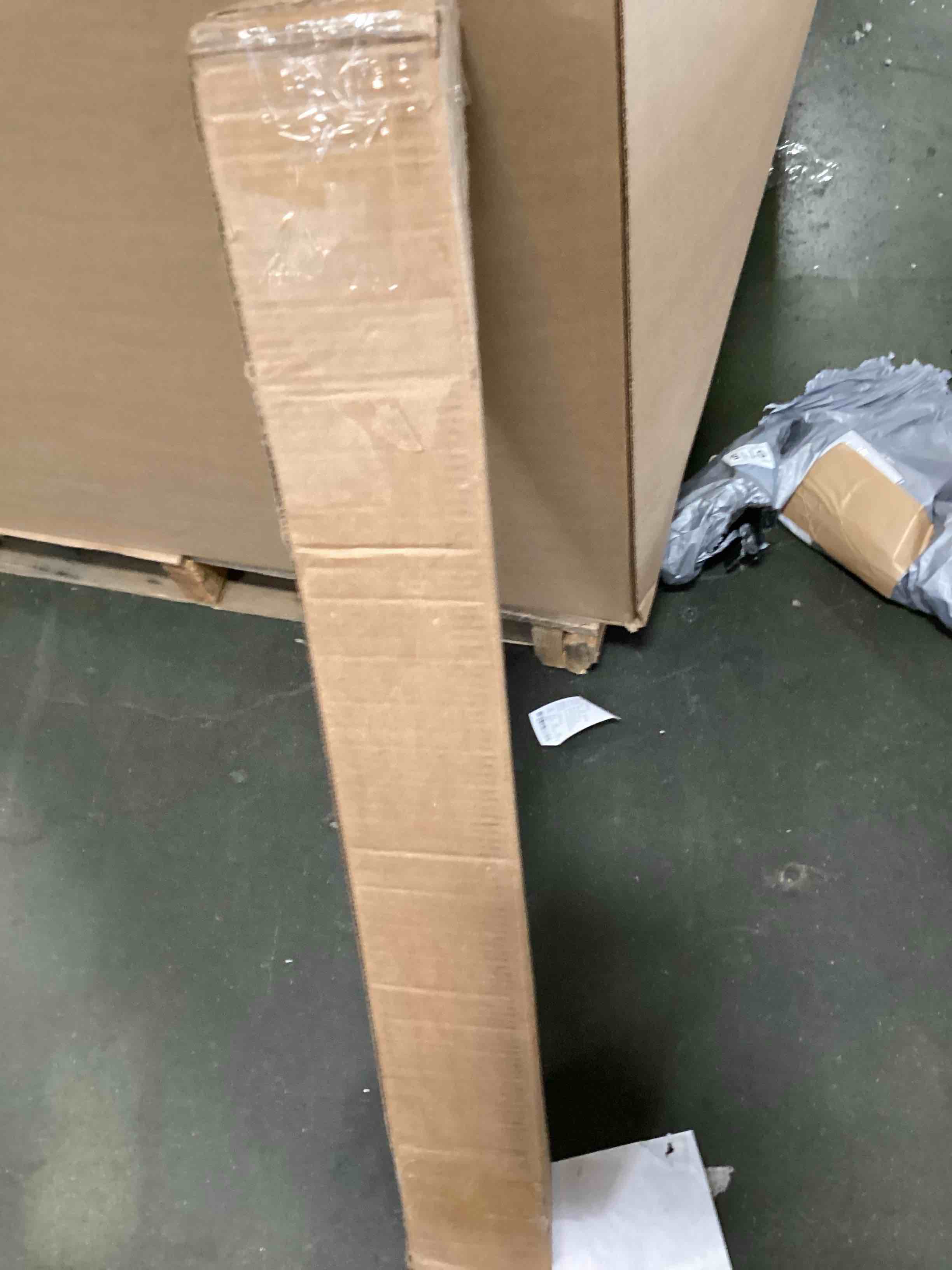 https://s3.amazonaws.com/lotting-images-prod/bidfta/PNK3688620_1749236682799.jpeg