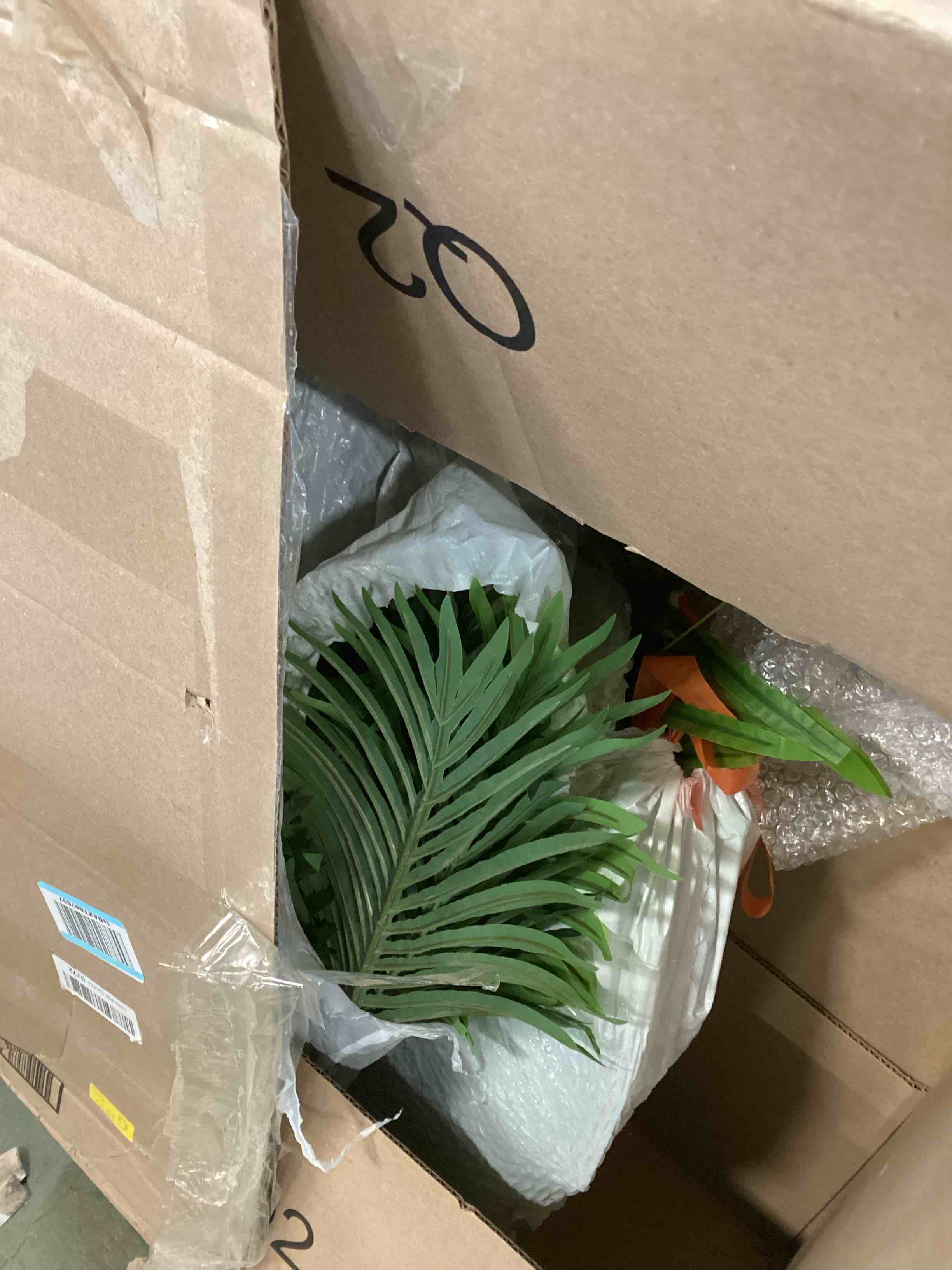https://s3.amazonaws.com/lotting-images-prod/bidfta/PNK3689155_1749580500712.jpeg