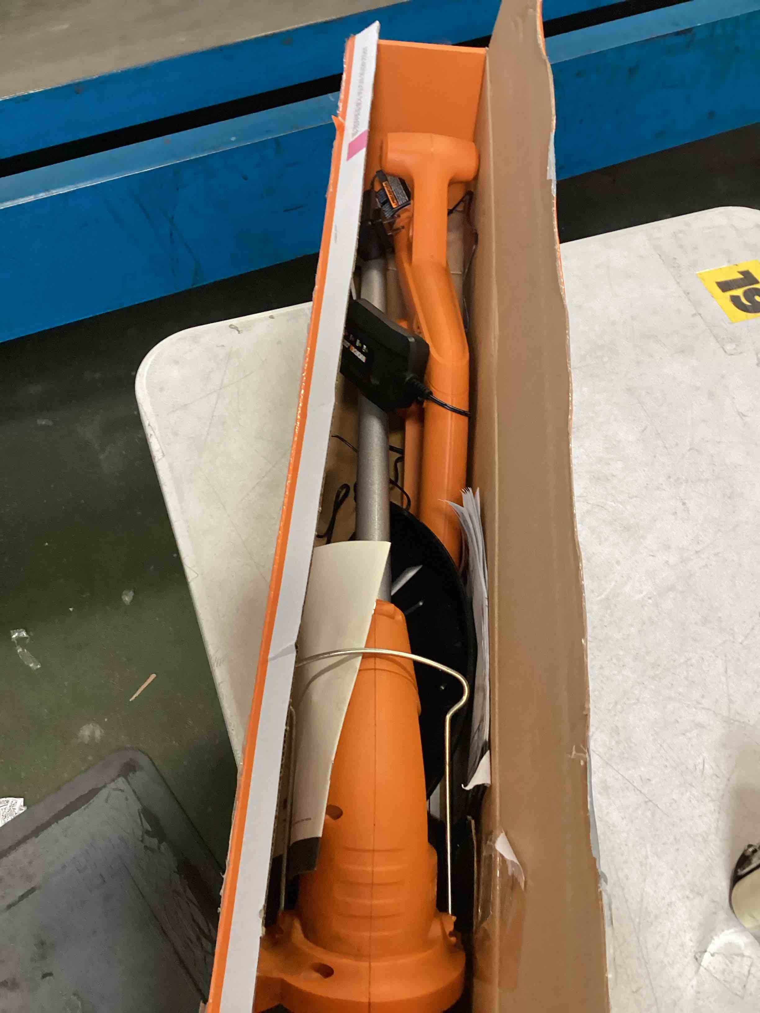 https://s3.amazonaws.com/lotting-images-prod/bidfta/PNK3689337_1749658534181.jpeg