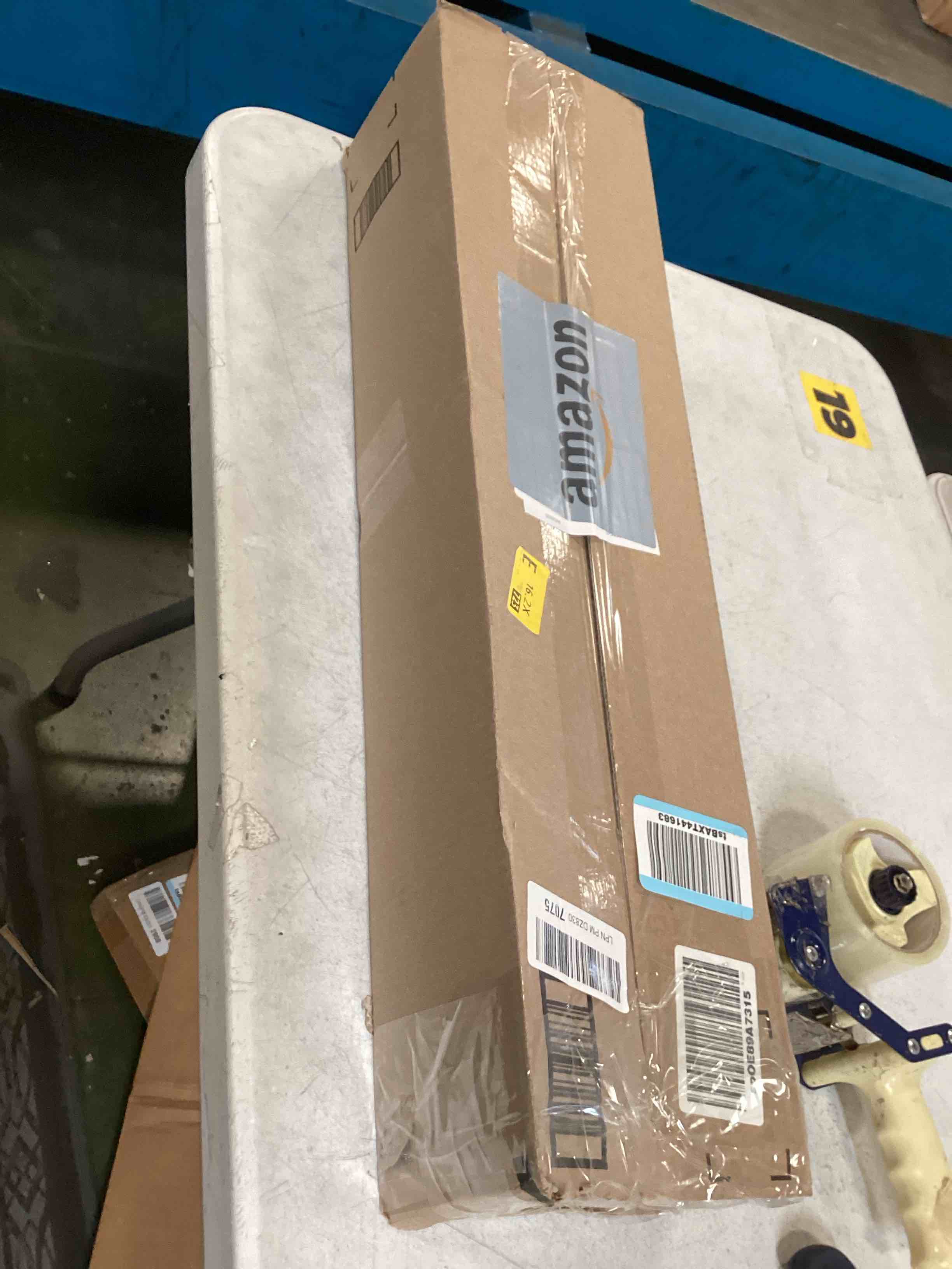 https://s3.amazonaws.com/lotting-images-prod/bidfta/PNK3689422_1749670551415.jpeg