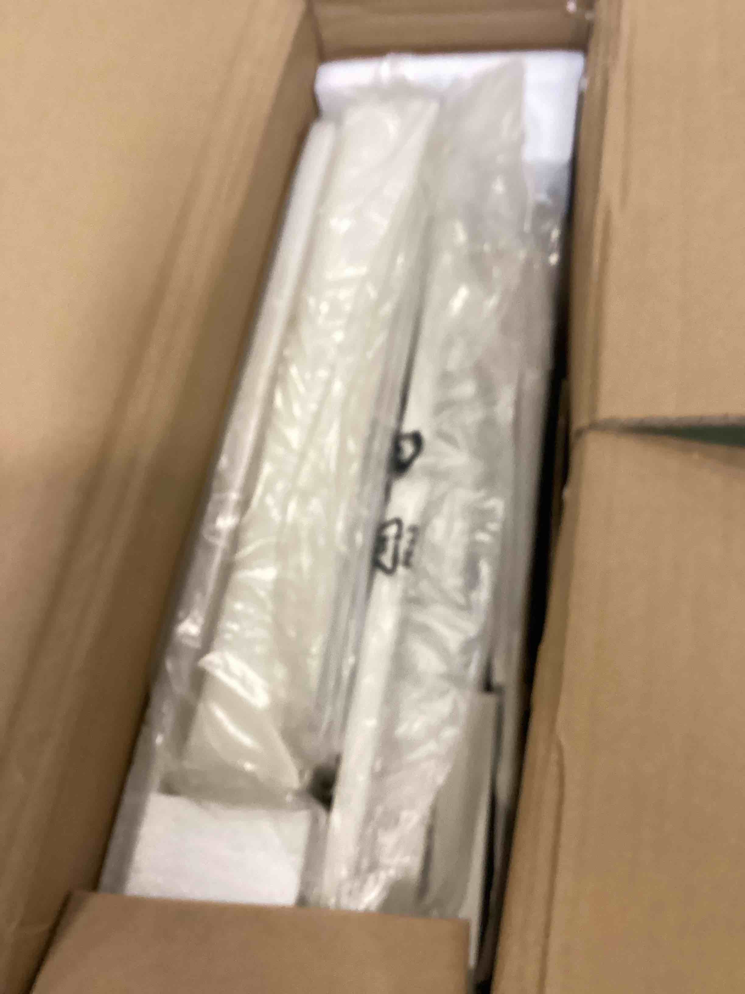 https://s3.amazonaws.com/lotting-images-prod/bidfta/PNK3689621_1749753179945.jpeg