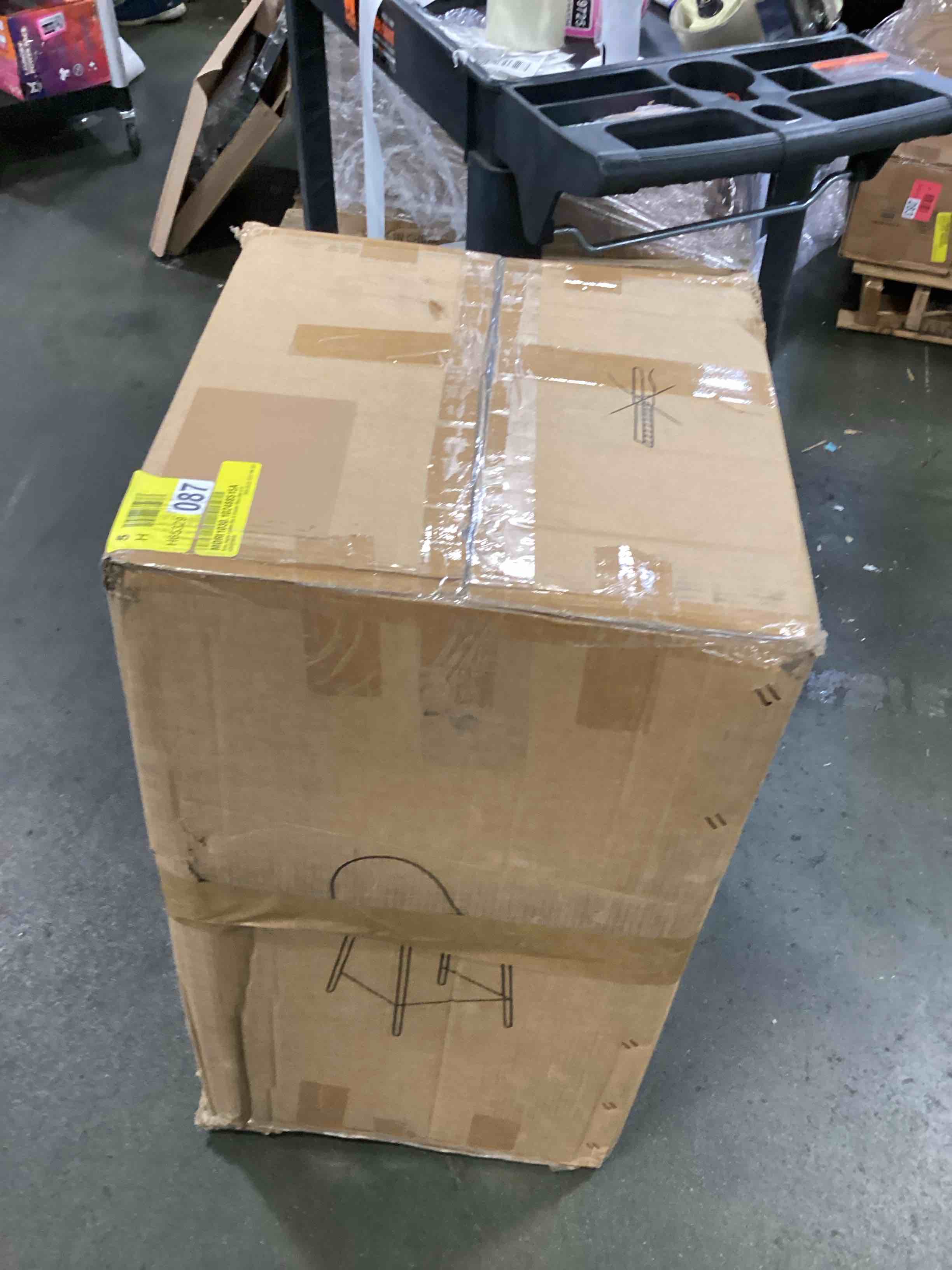 https://s3.amazonaws.com/lotting-images-prod/bidfta/PNK3689718_1749840503196.jpeg