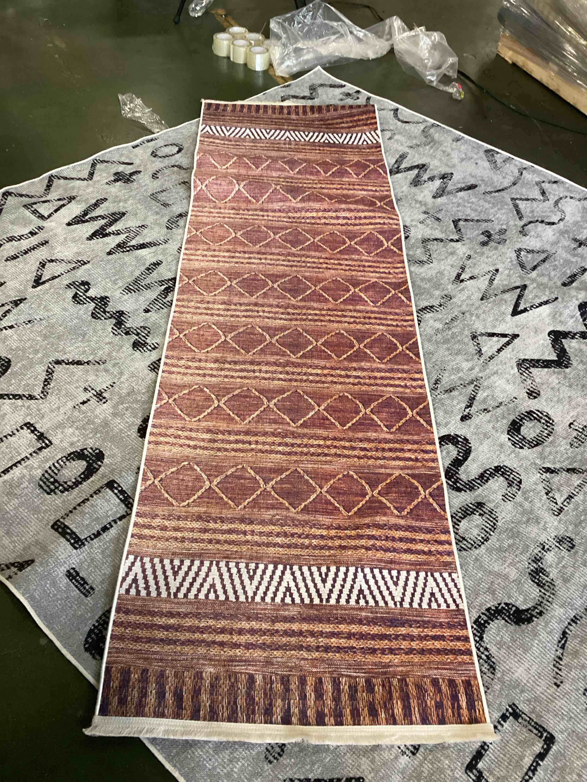 Lavarus Area Rug with Non-Slip Backing Rug Size: Runner 2'7" x 8'11"