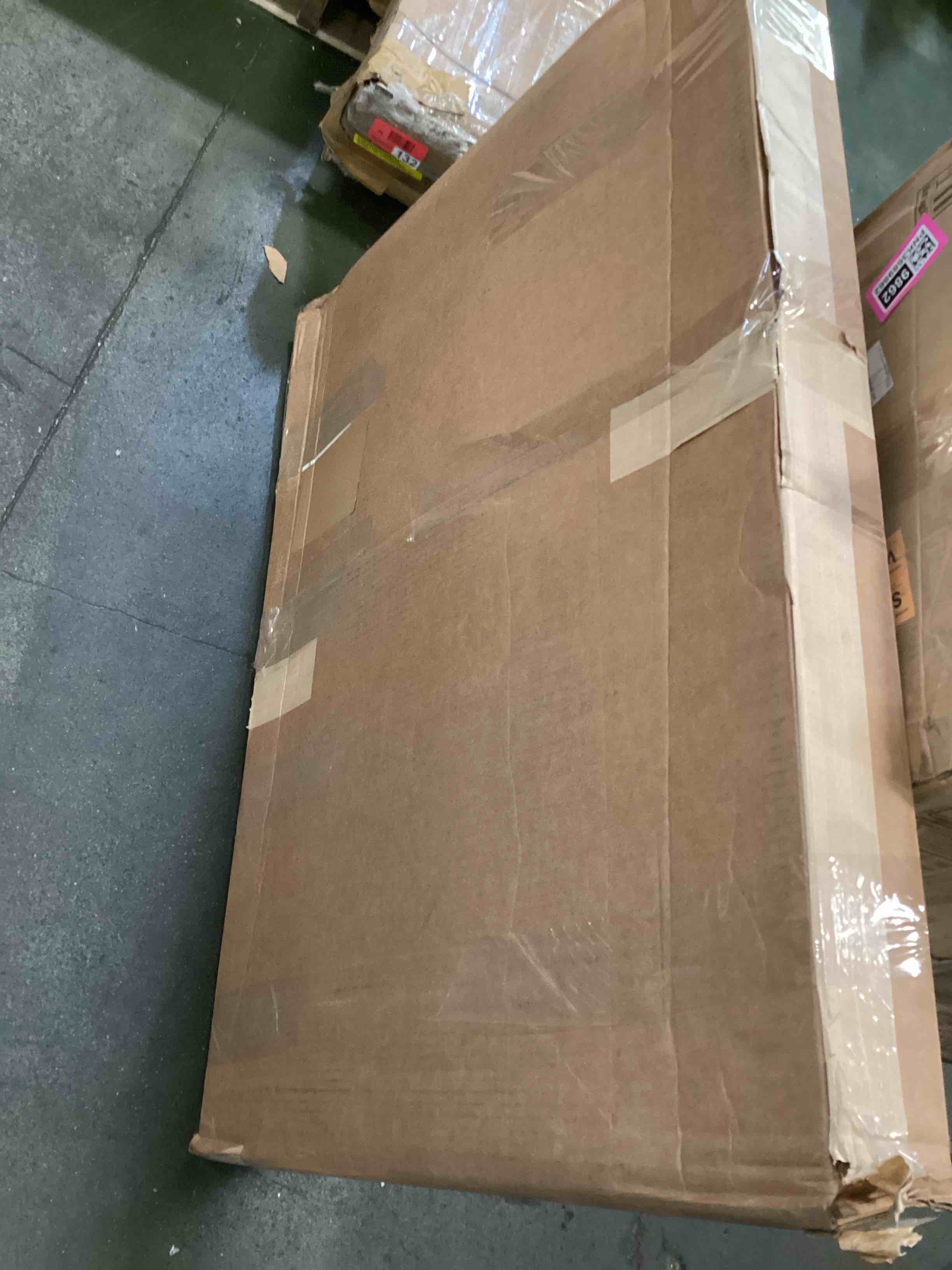 https://s3.amazonaws.com/lotting-images-prod/bidfta/PNK3689863_1749925888052.jpeg
